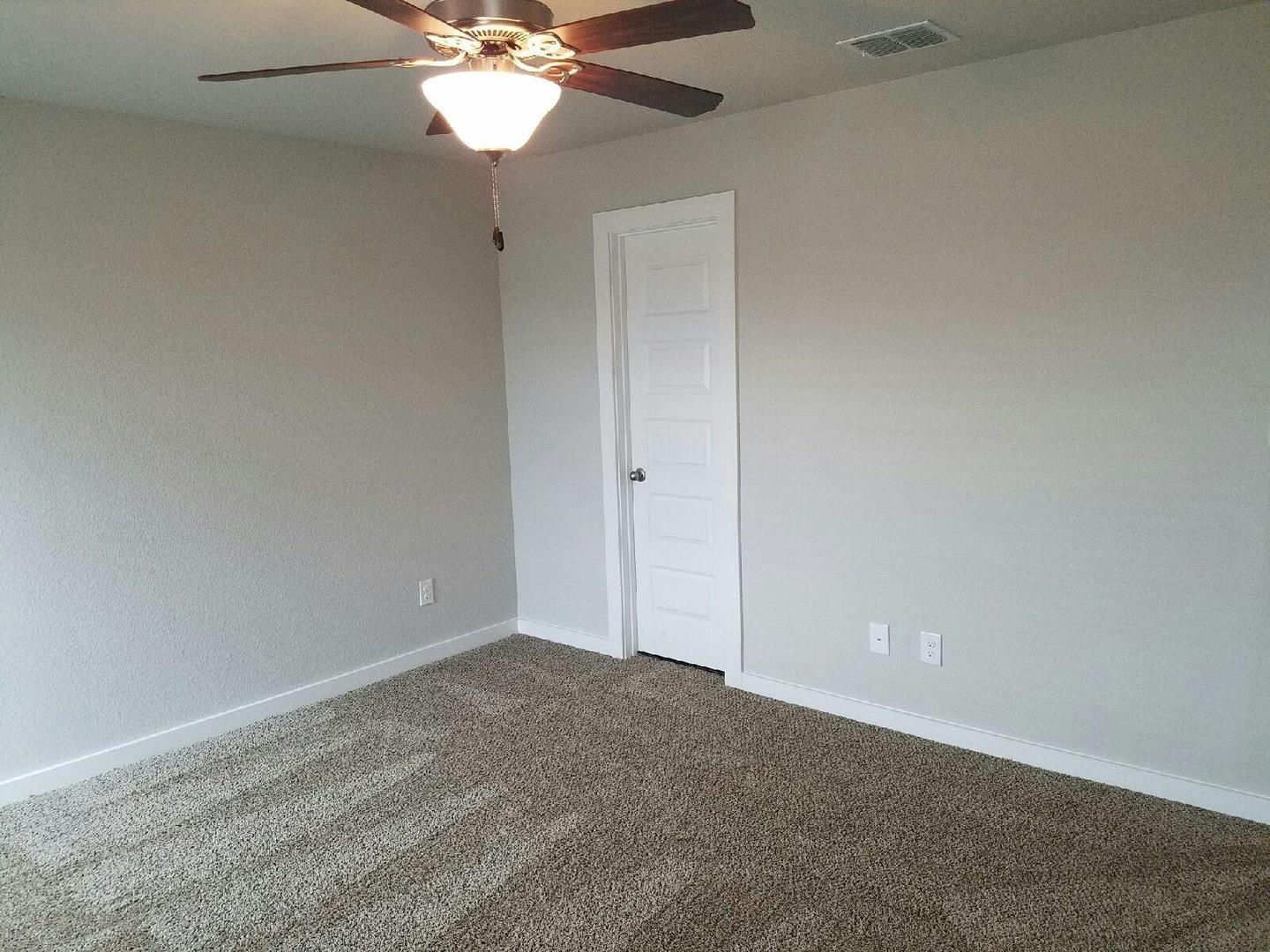 166 Lakeview CT — photo 5