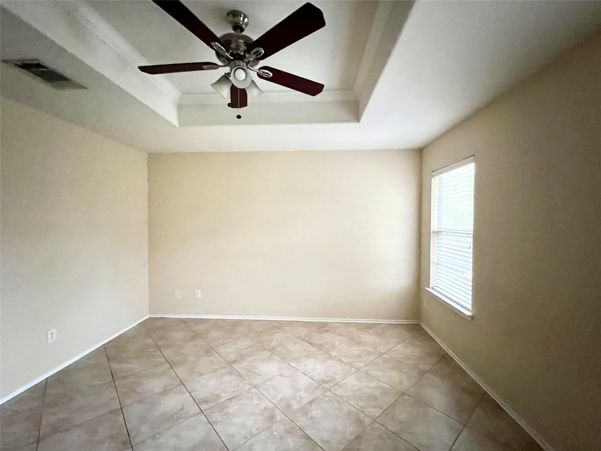 2428 Green Meadows LN — photo 3