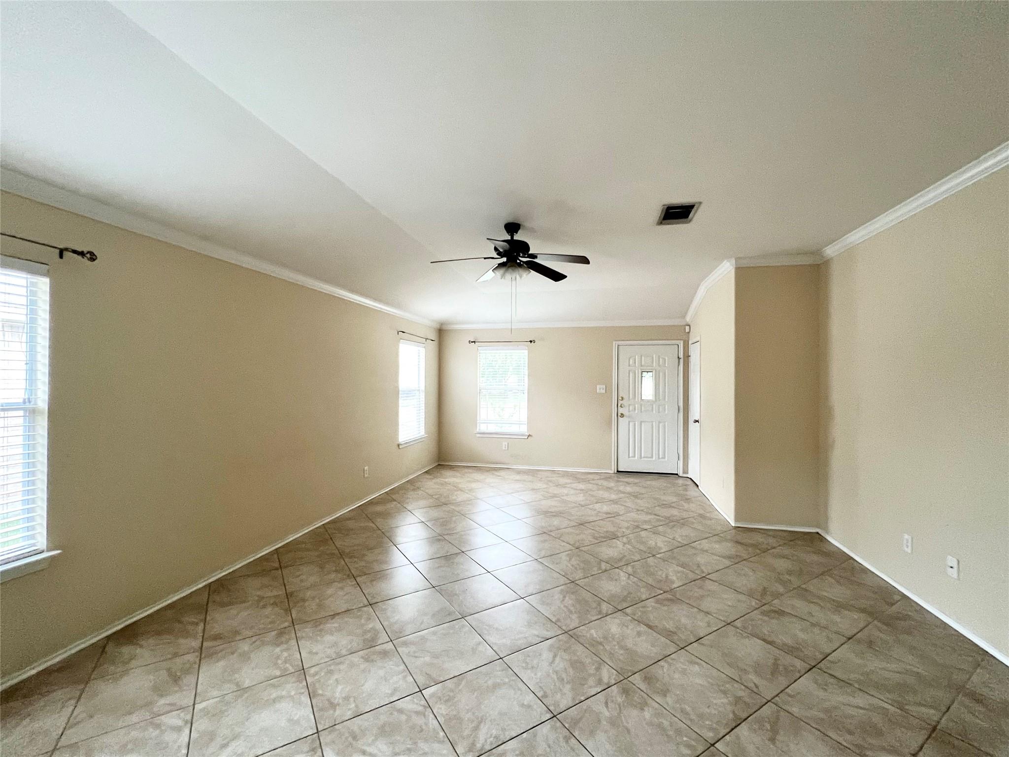 2428 Green Meadows LN — photo 4