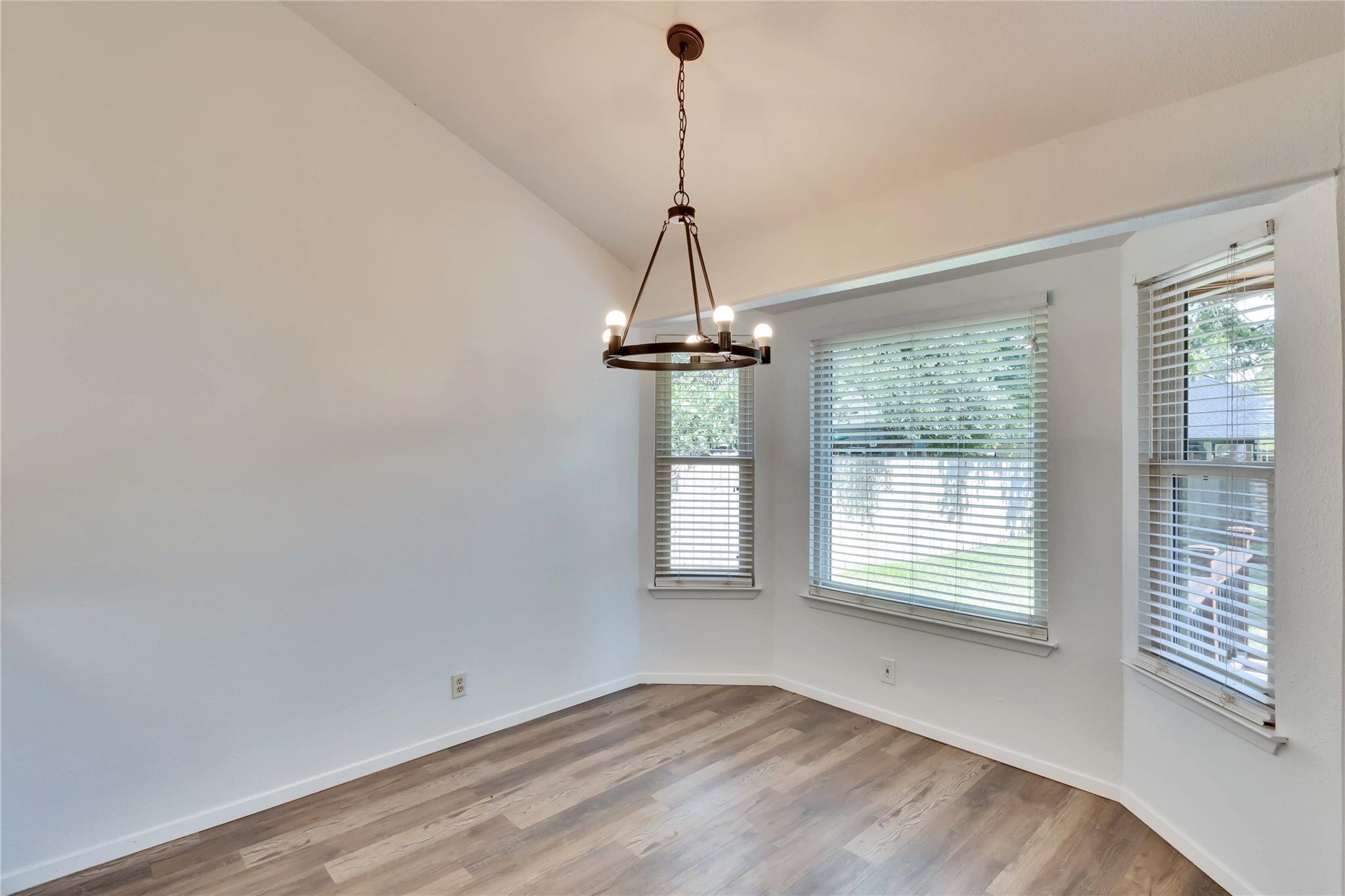 3411 Monument DR — photo 5