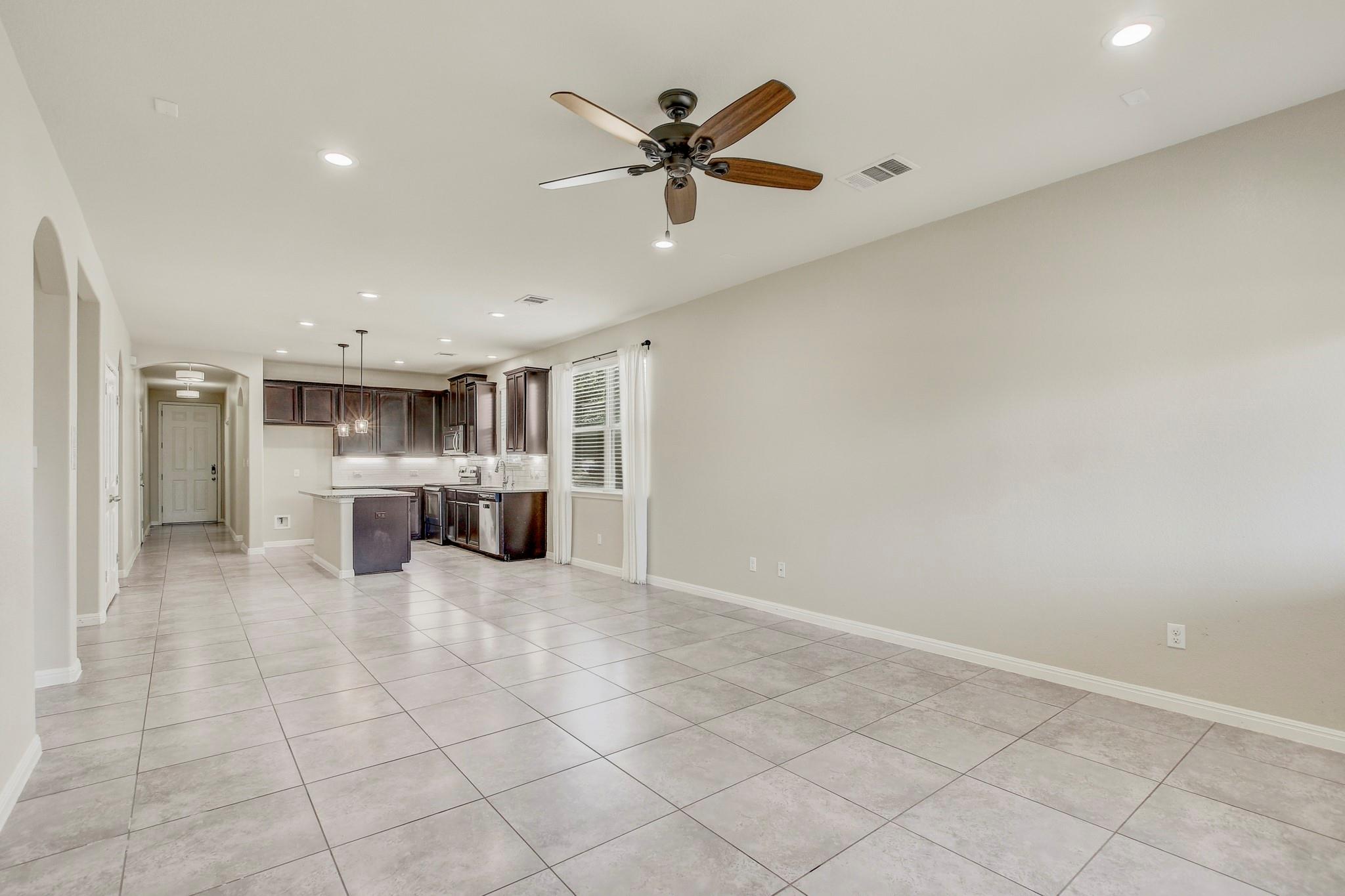 356 Quarry LN — photo 3