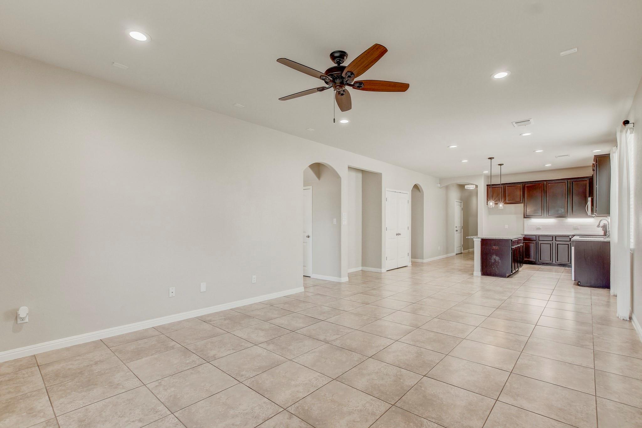 356 Quarry LN — photo 4