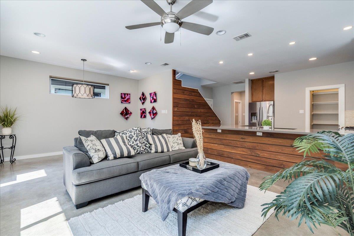 3505 Villa CT — photo 3