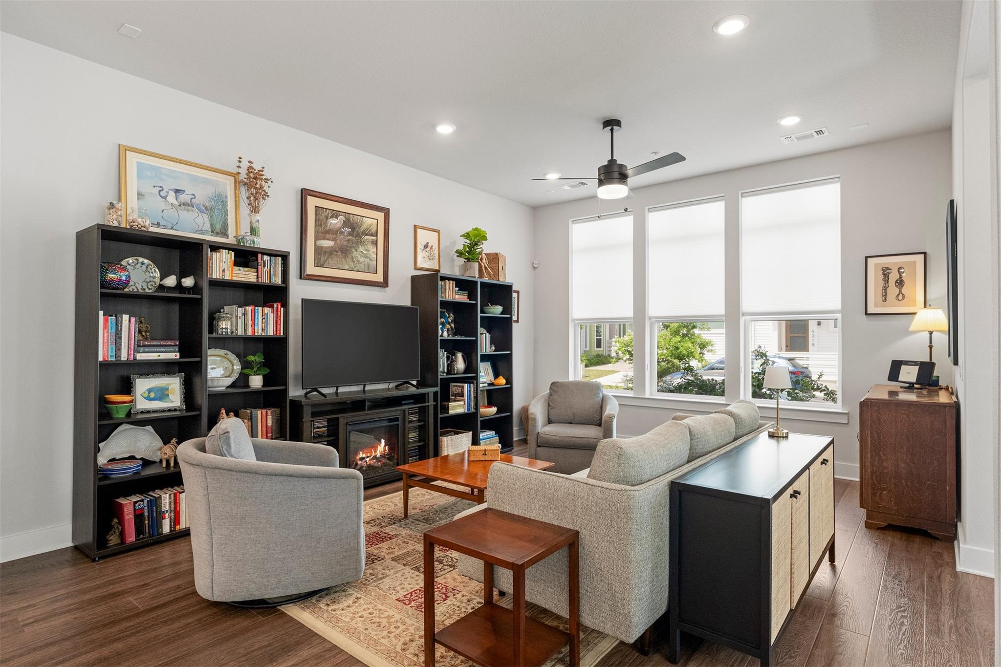 4207 Margarita ST — photo 3
