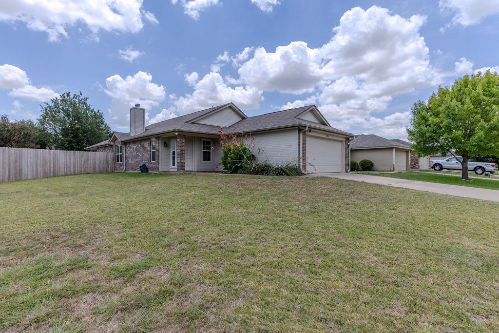 4703 Stonehaven DR — photo 3