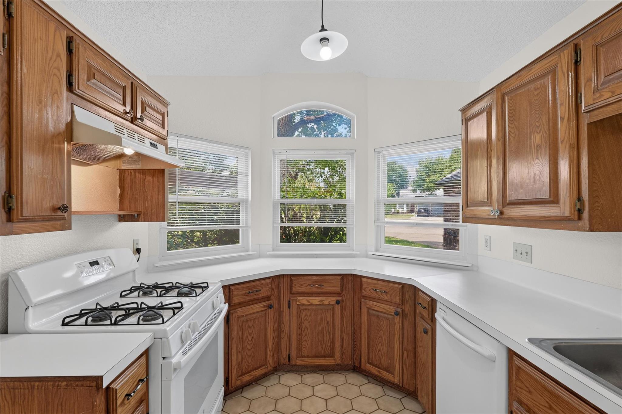 2118 Elder PL — photo 3