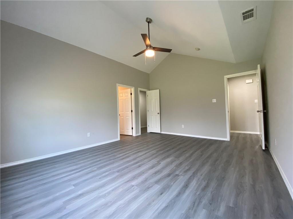 504 Debra DR — photo 4