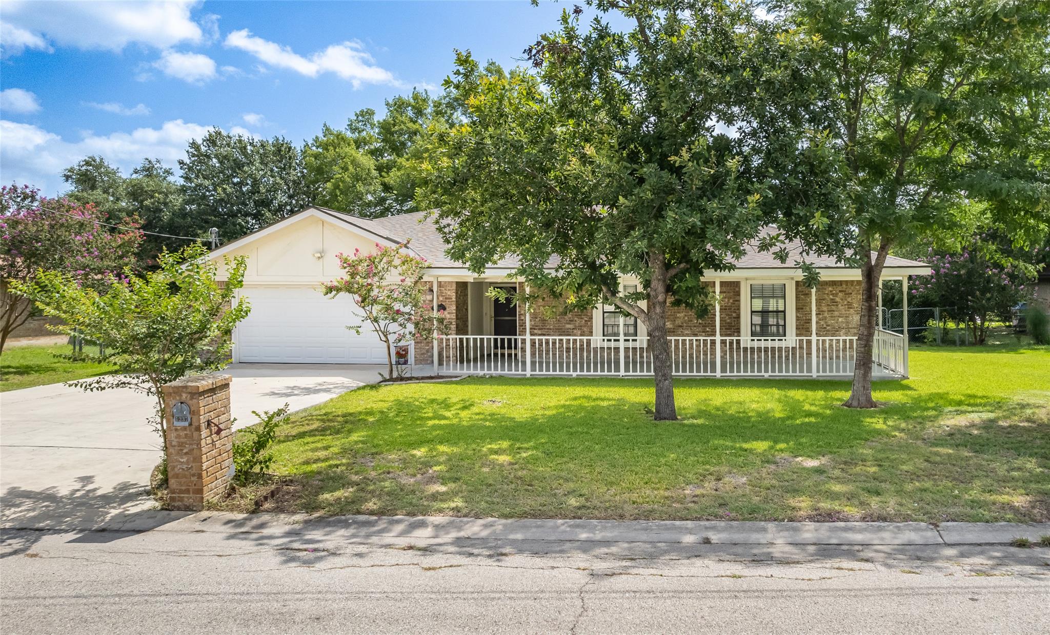 1237 Oleander DR — photo 3