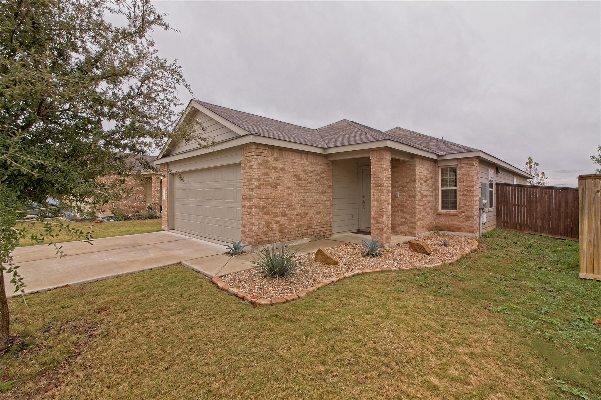 108 Circle WAY — photo 3