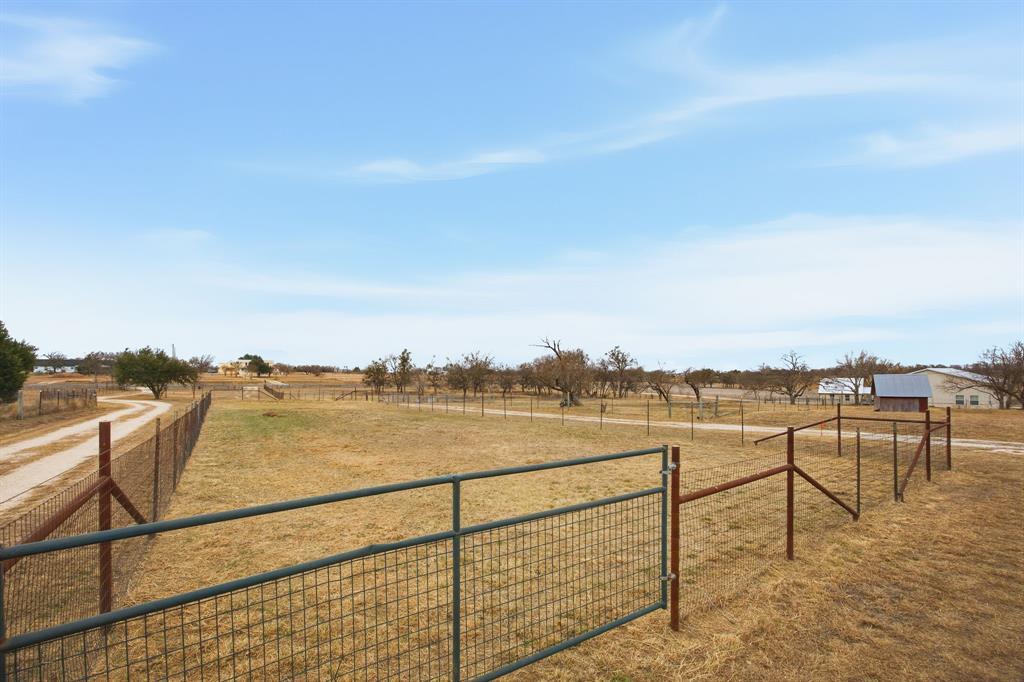 610 Eastview DR — photo 3