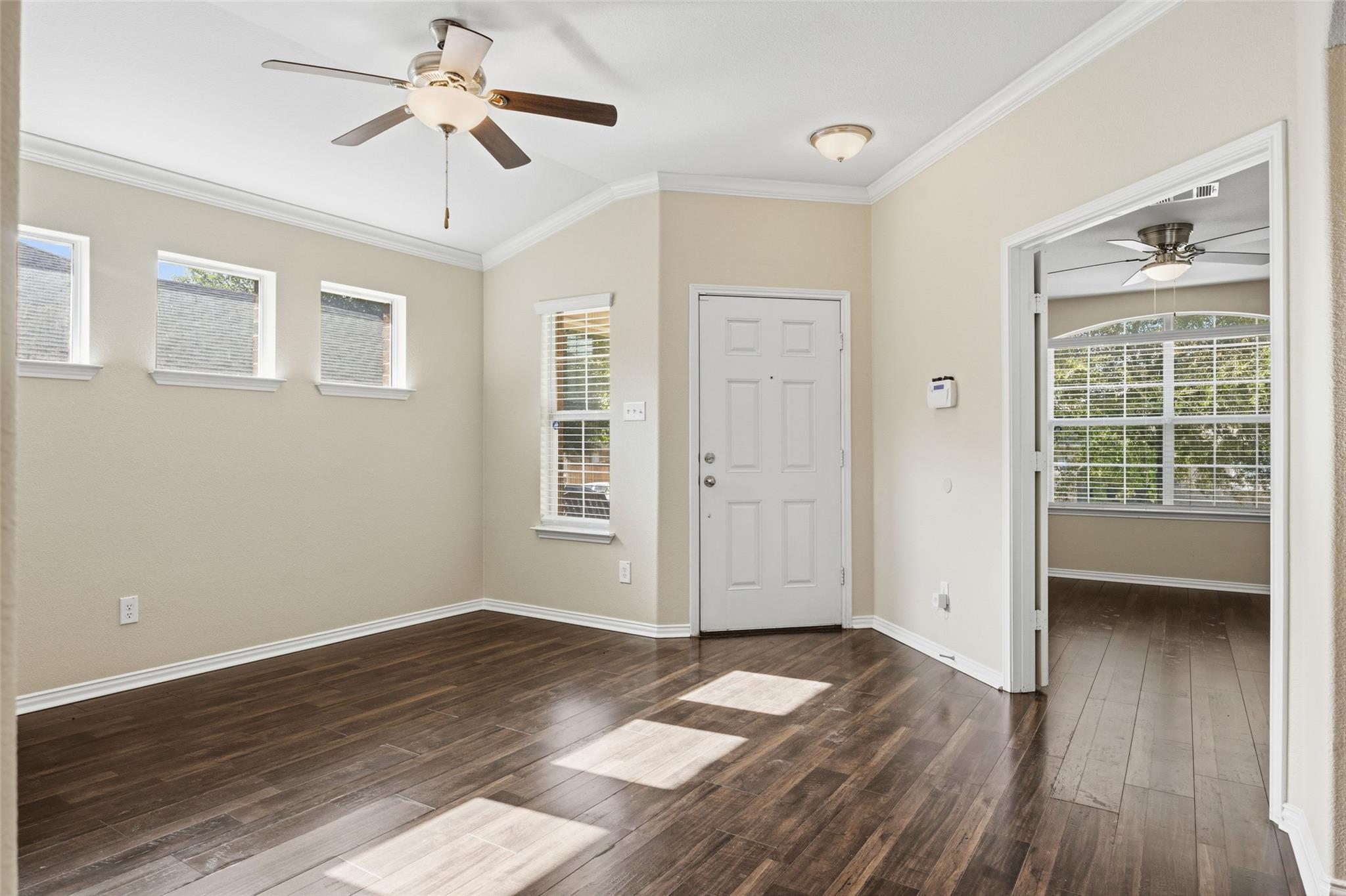 1069 Talley LOOP — photo 3