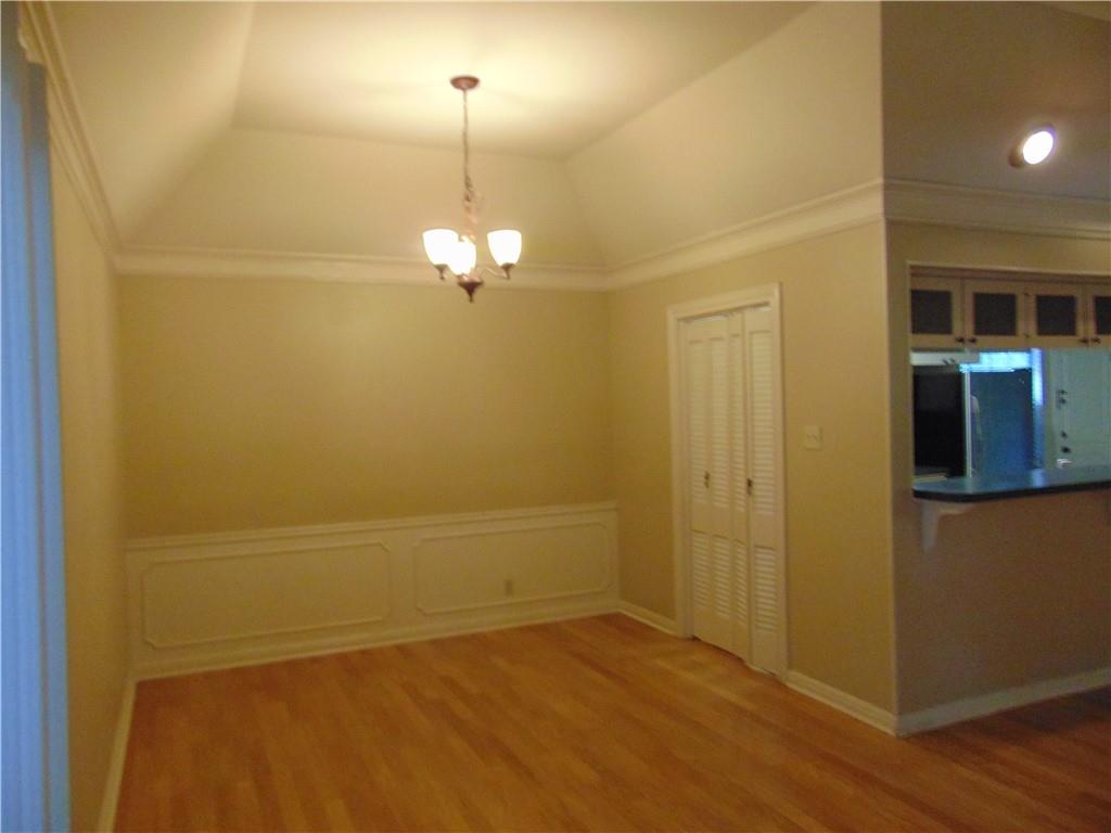 2516 Enfield RD #101 — photo 5