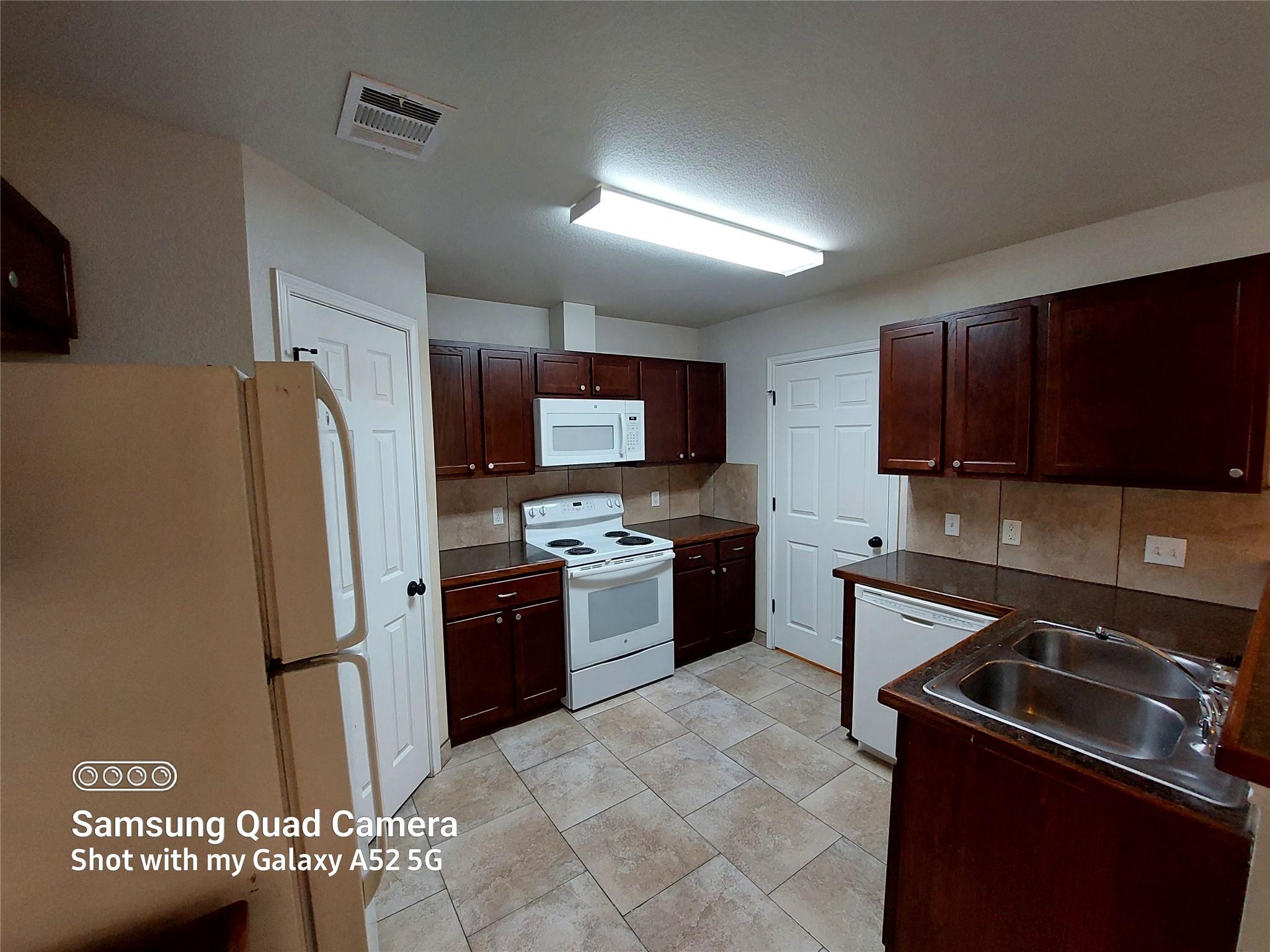 2505 Oak LN #B — photo 4