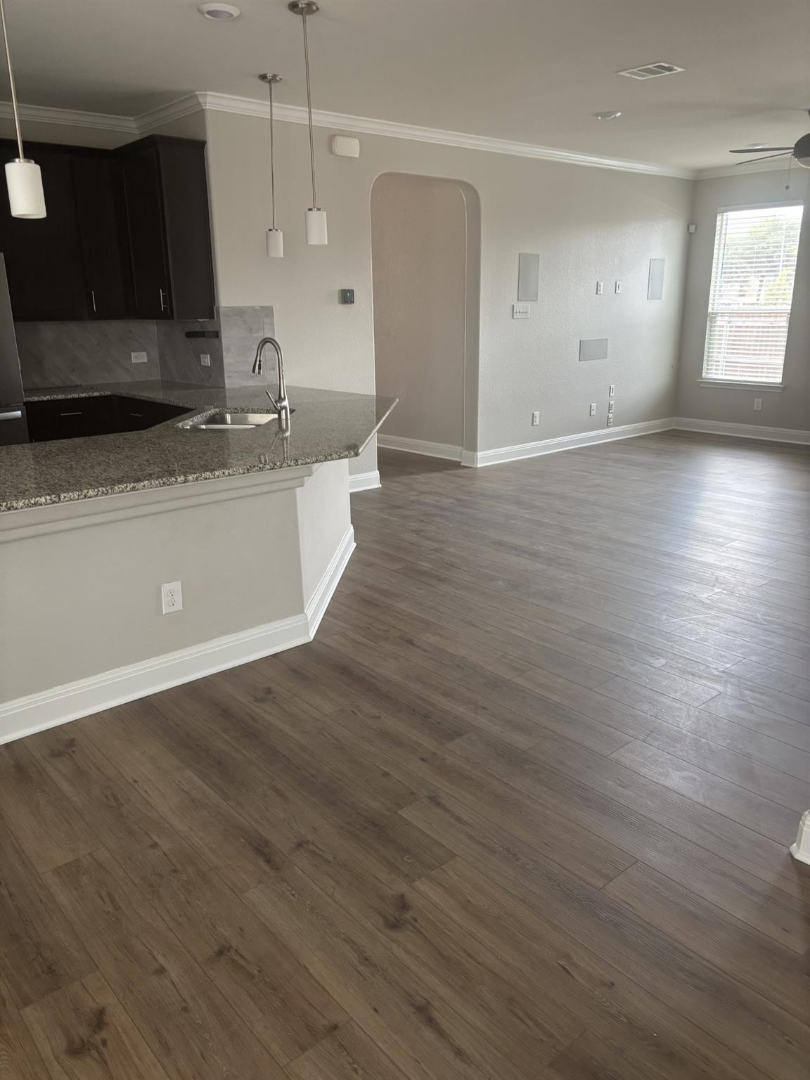 220 Rocroi DR — photo 3