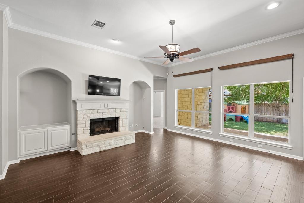 2602 Henley DR — photo 5