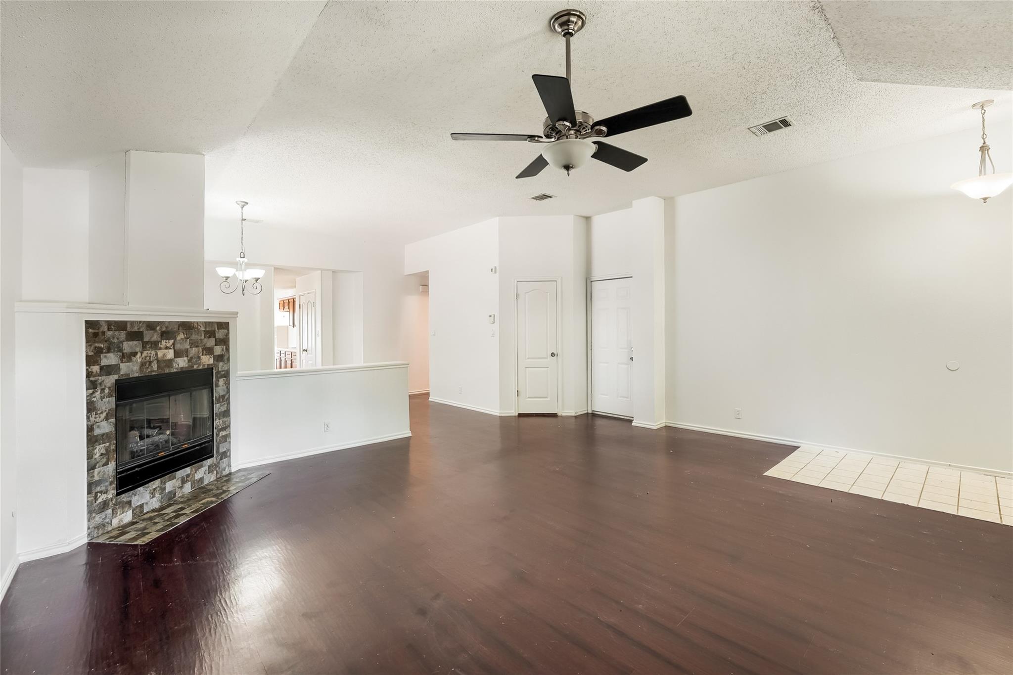 20801 Trotters LN — photo 4
