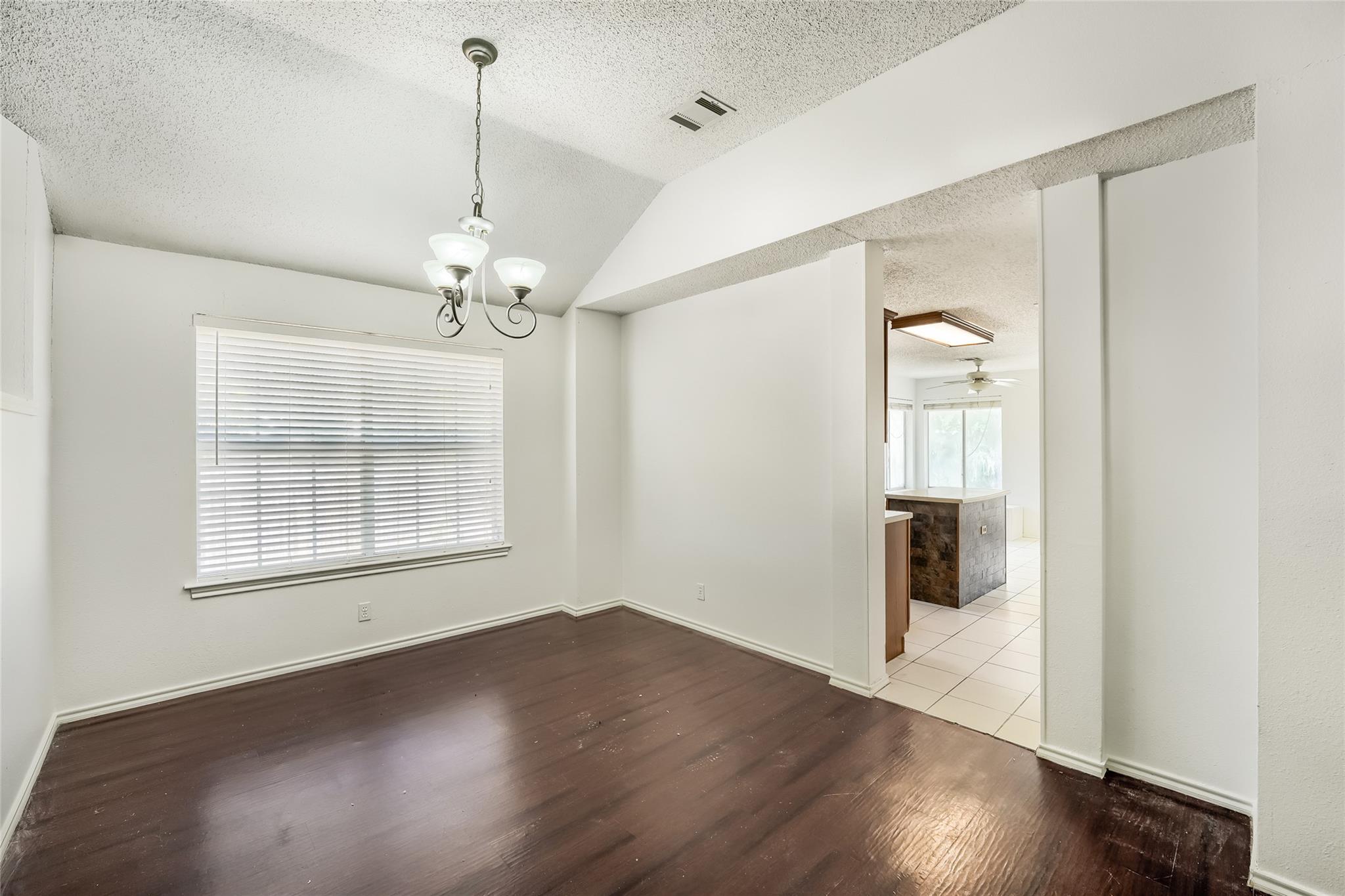 20801 Trotters LN — photo 5