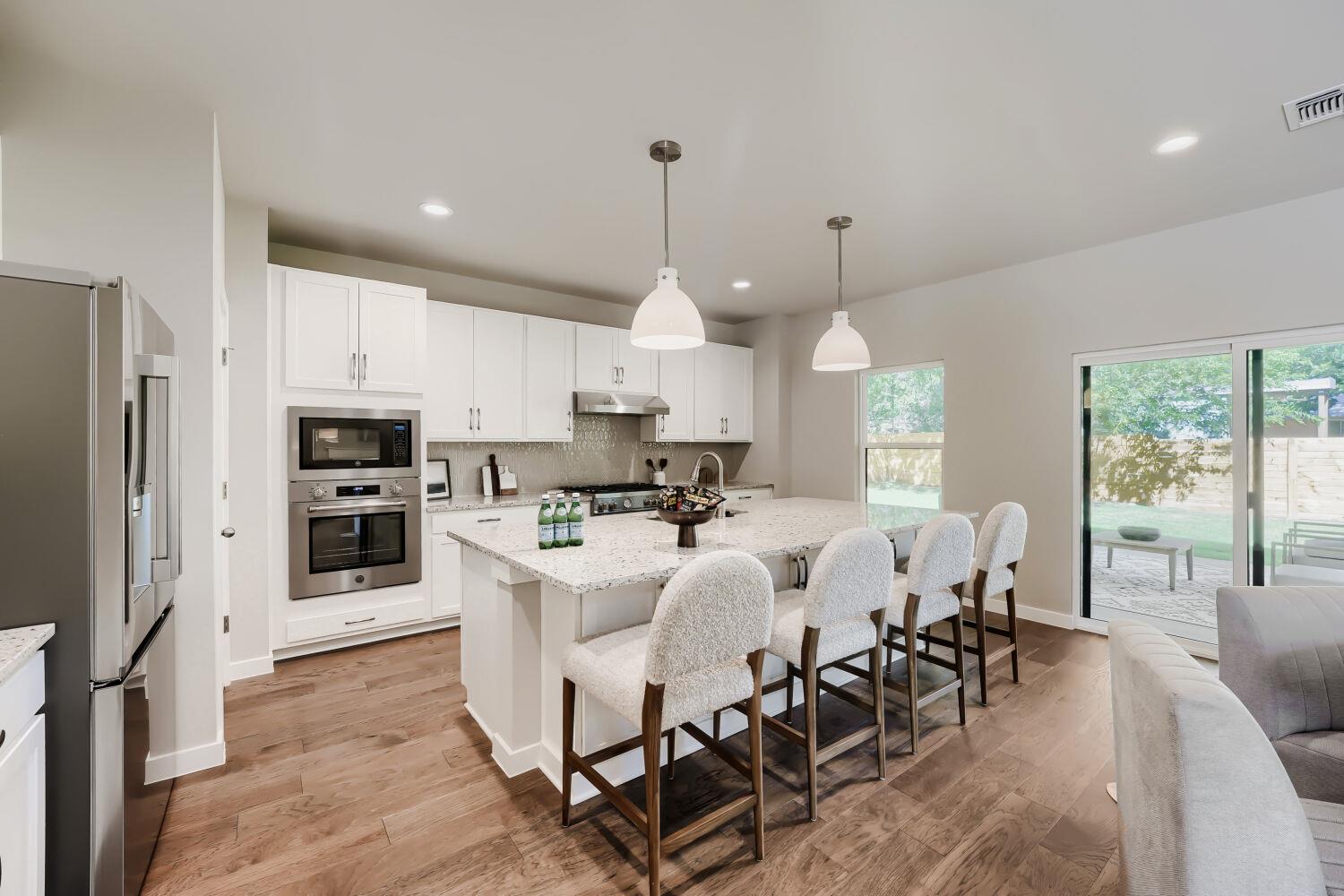 8012 Gault ST — photo 3
