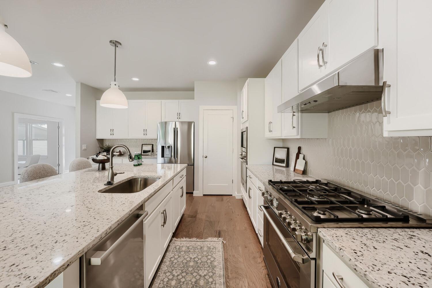 8012 Gault ST — photo 4