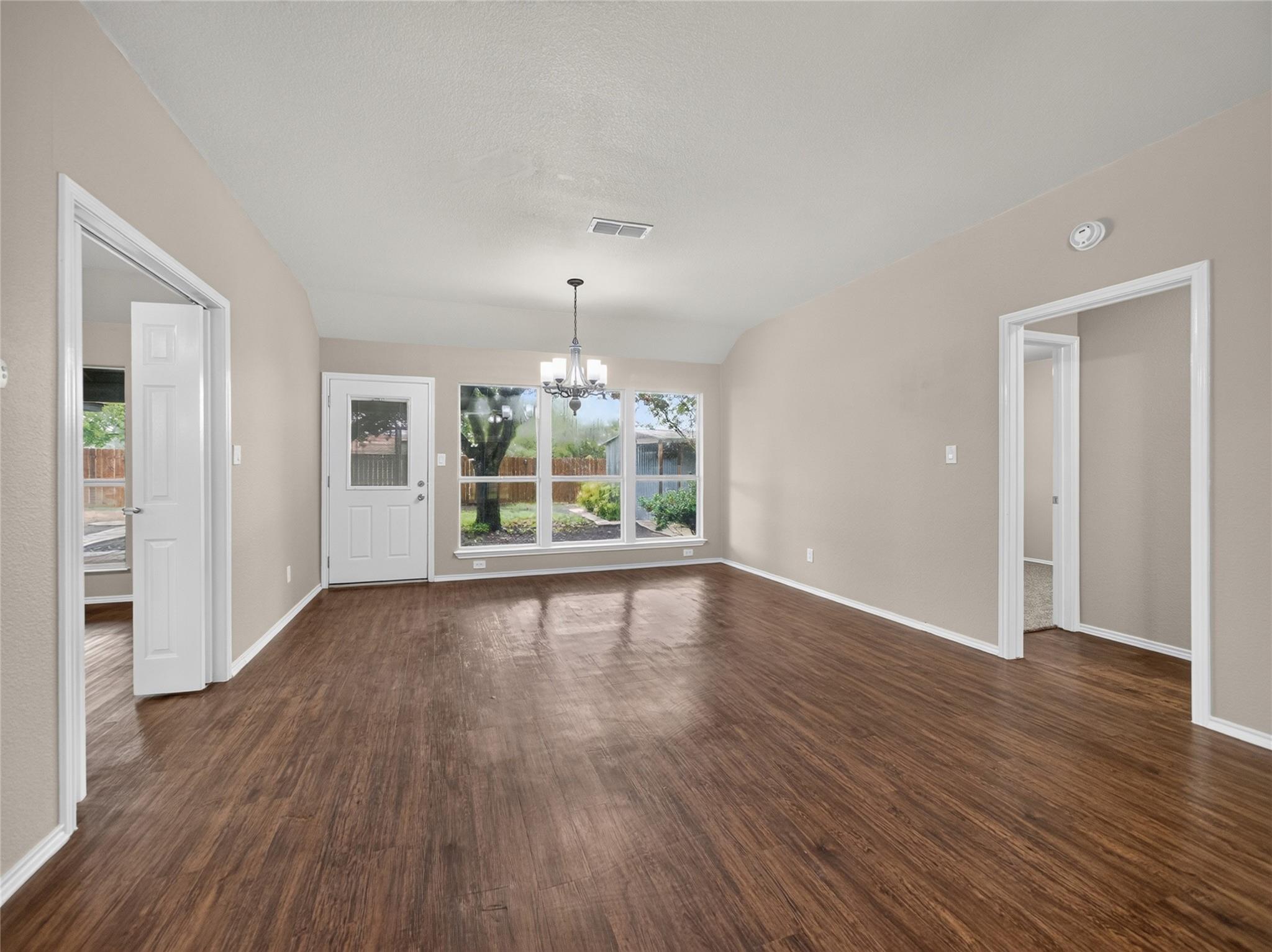 604 Greenslope CIR — photo 5