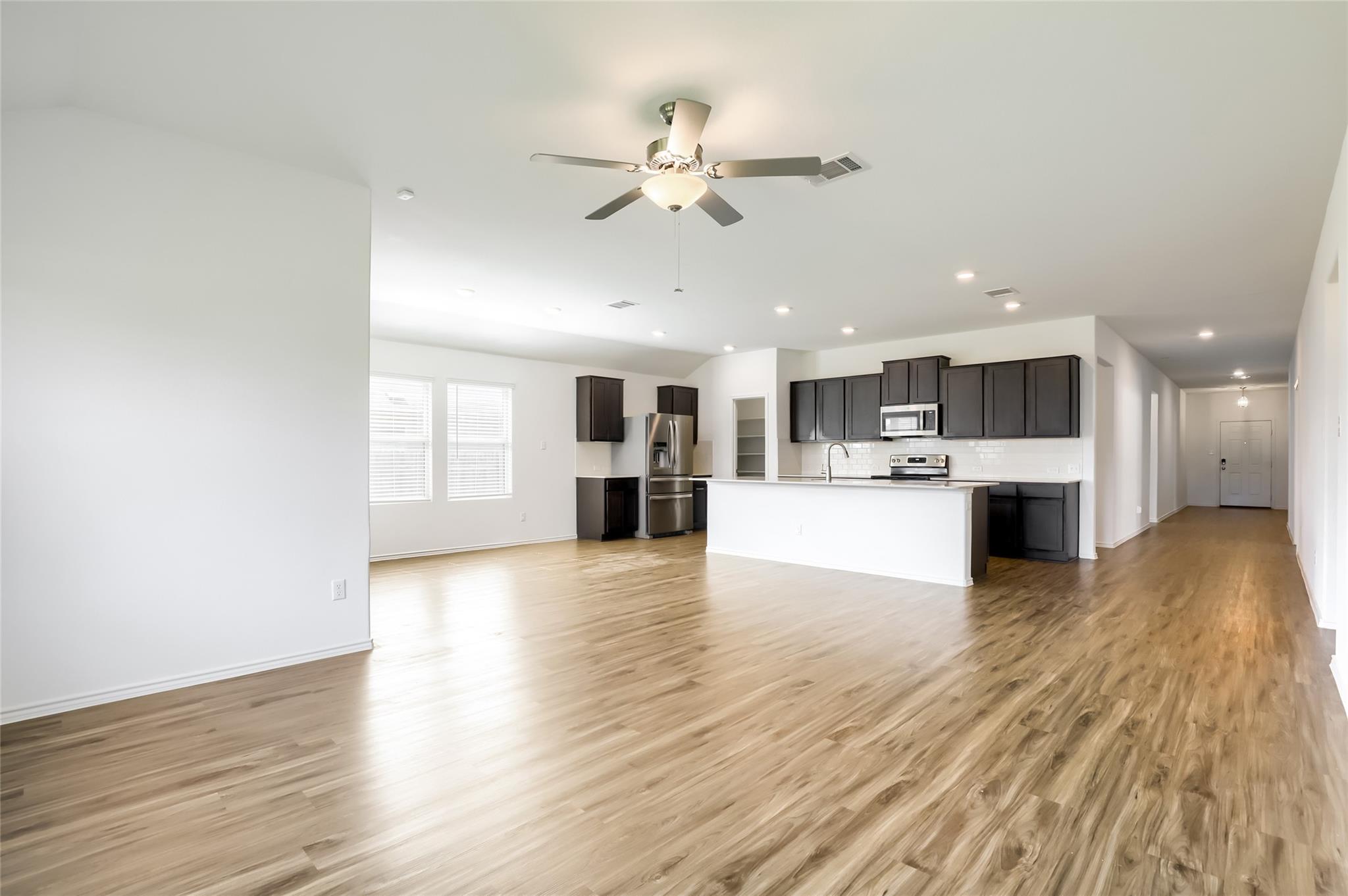 309 Colthorpe LN — photo 3