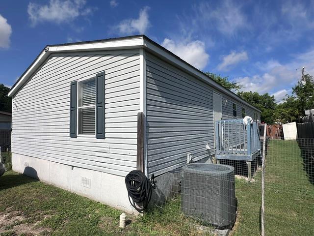 106 Ramirez ST — photo 4