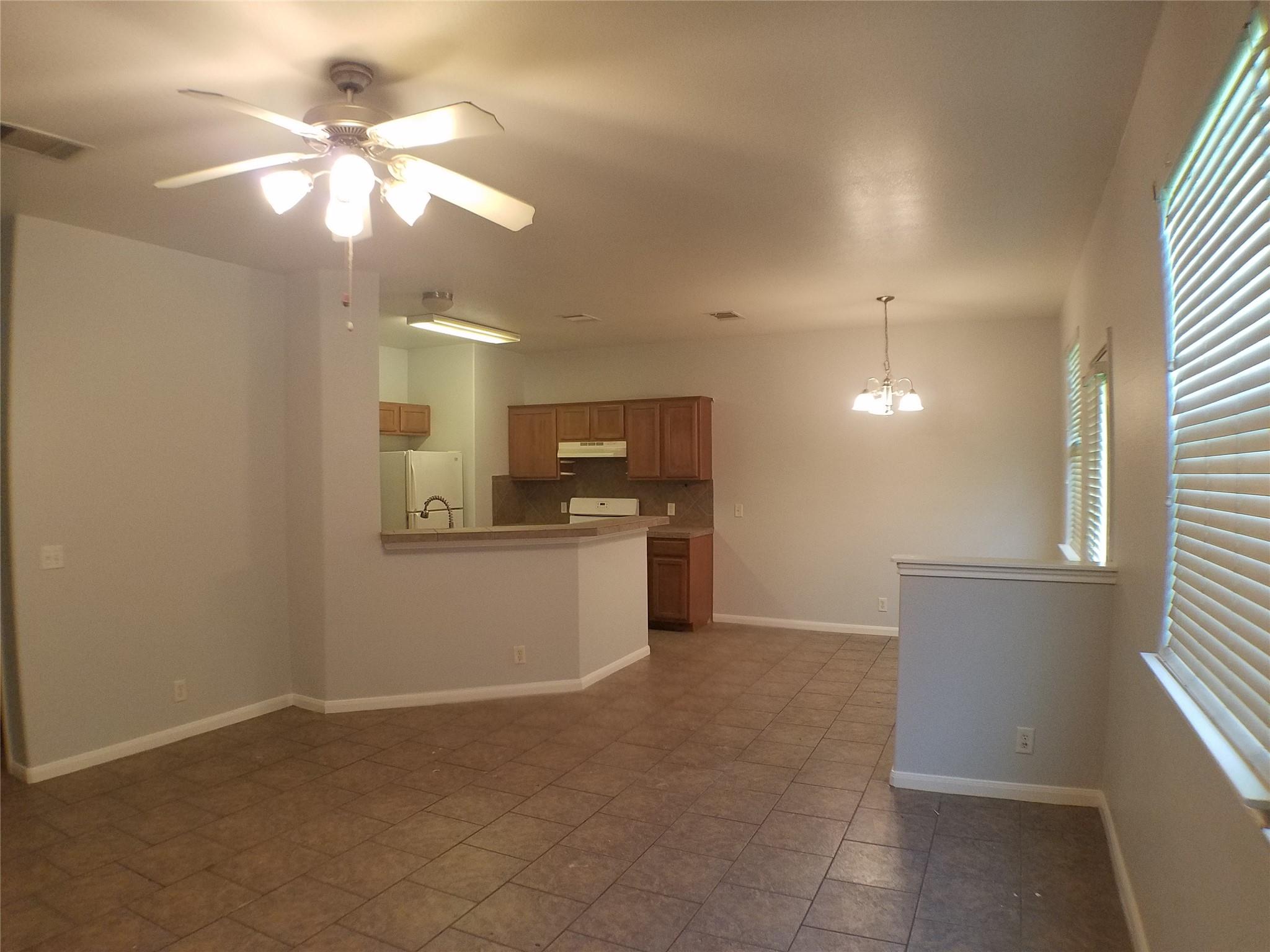 2500 Allred DR #B — photo 3