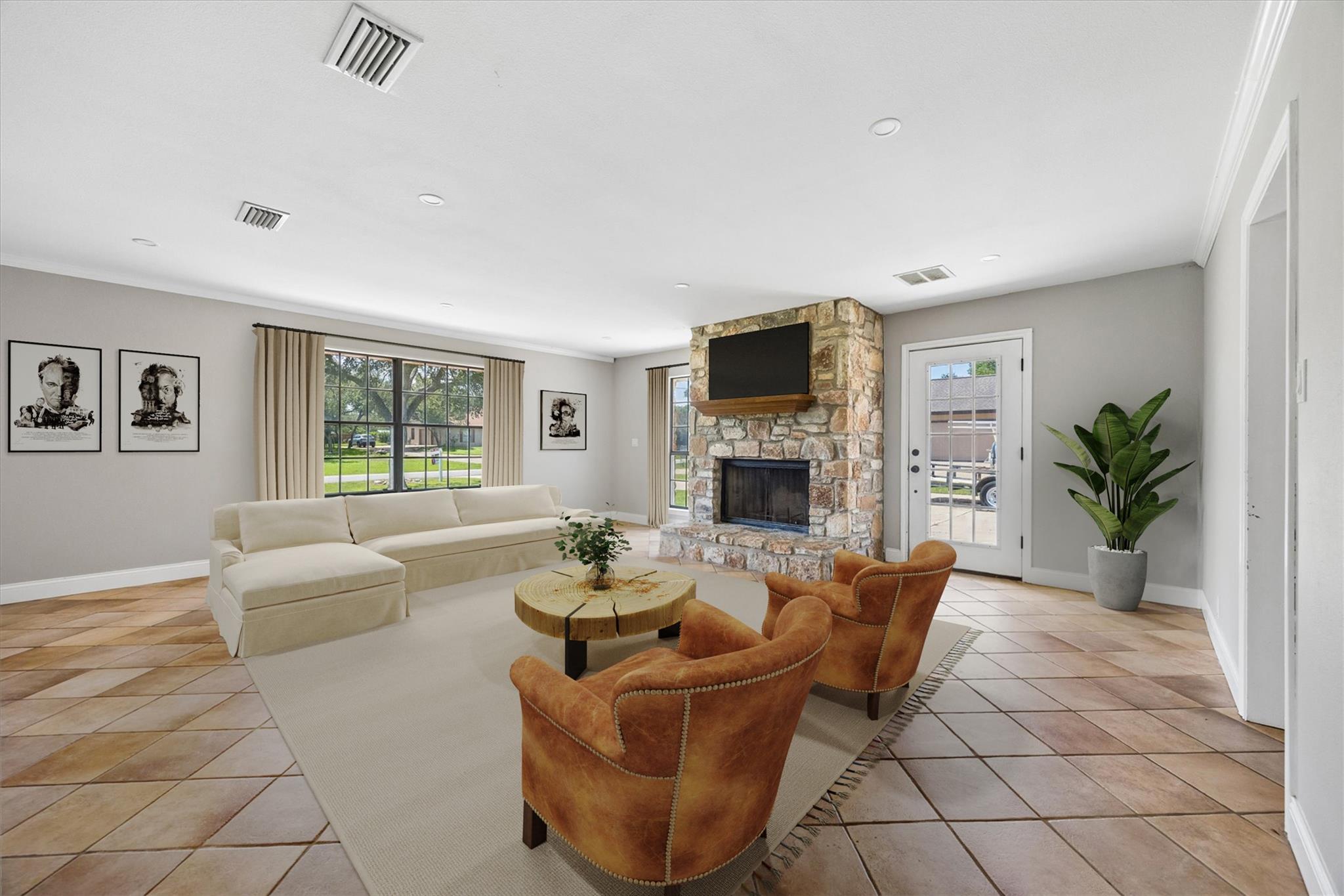 208 Maple DR — photo 4