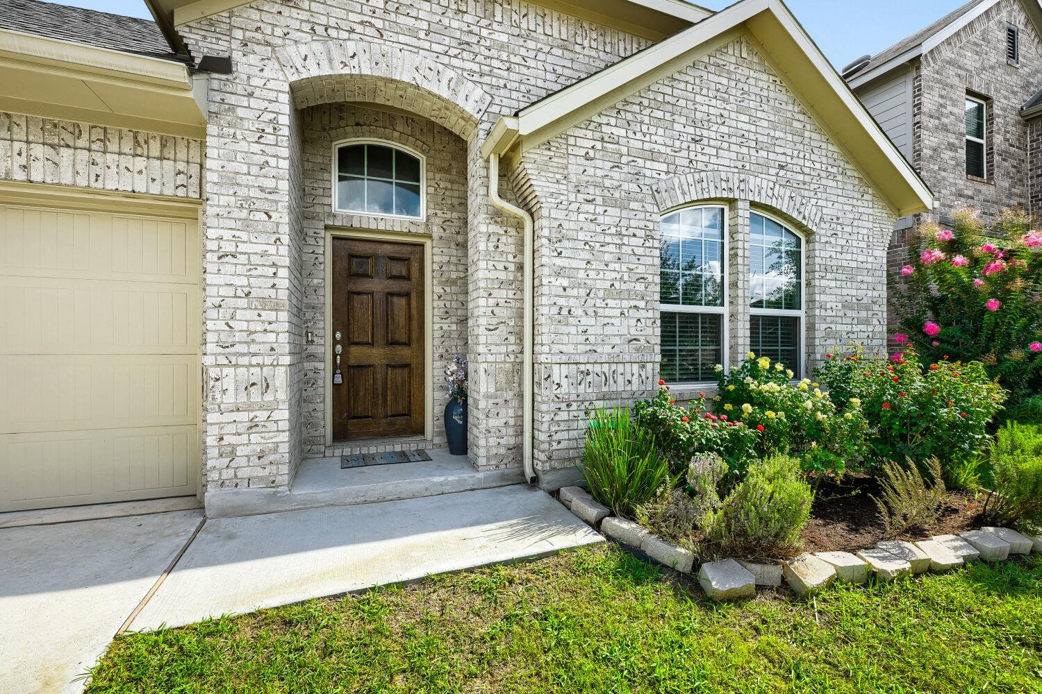137 Switch Bud DR — photo 3