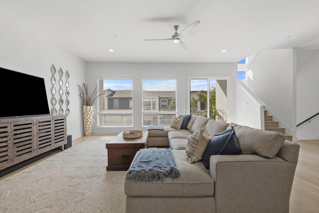 2050 Lohmans Spur RD #603 — photo 3
