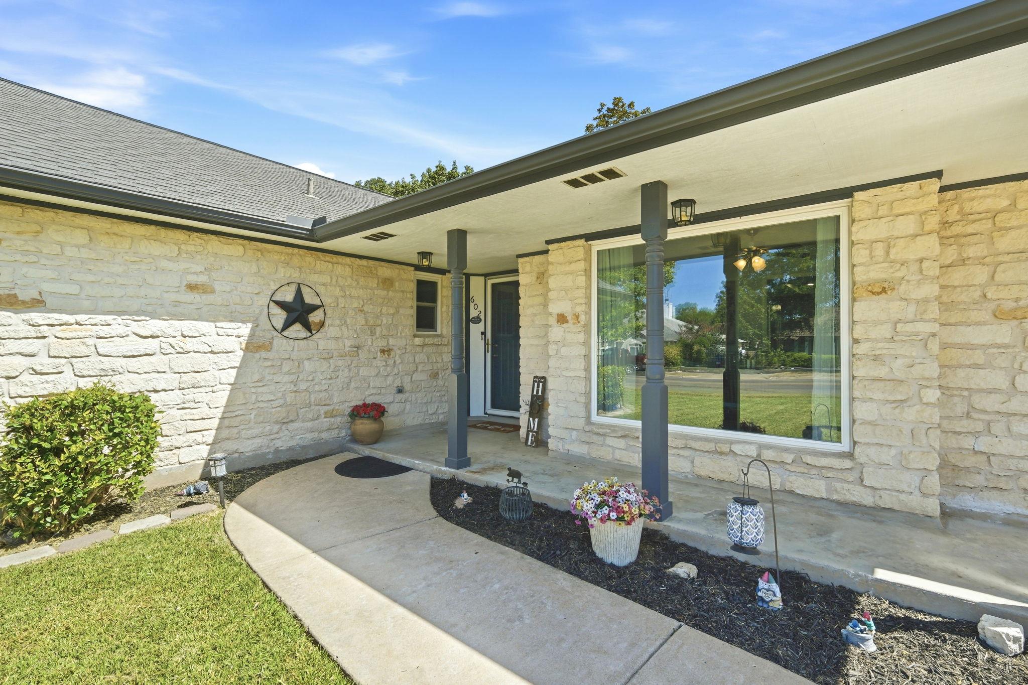 602 Applewood DR — photo 3