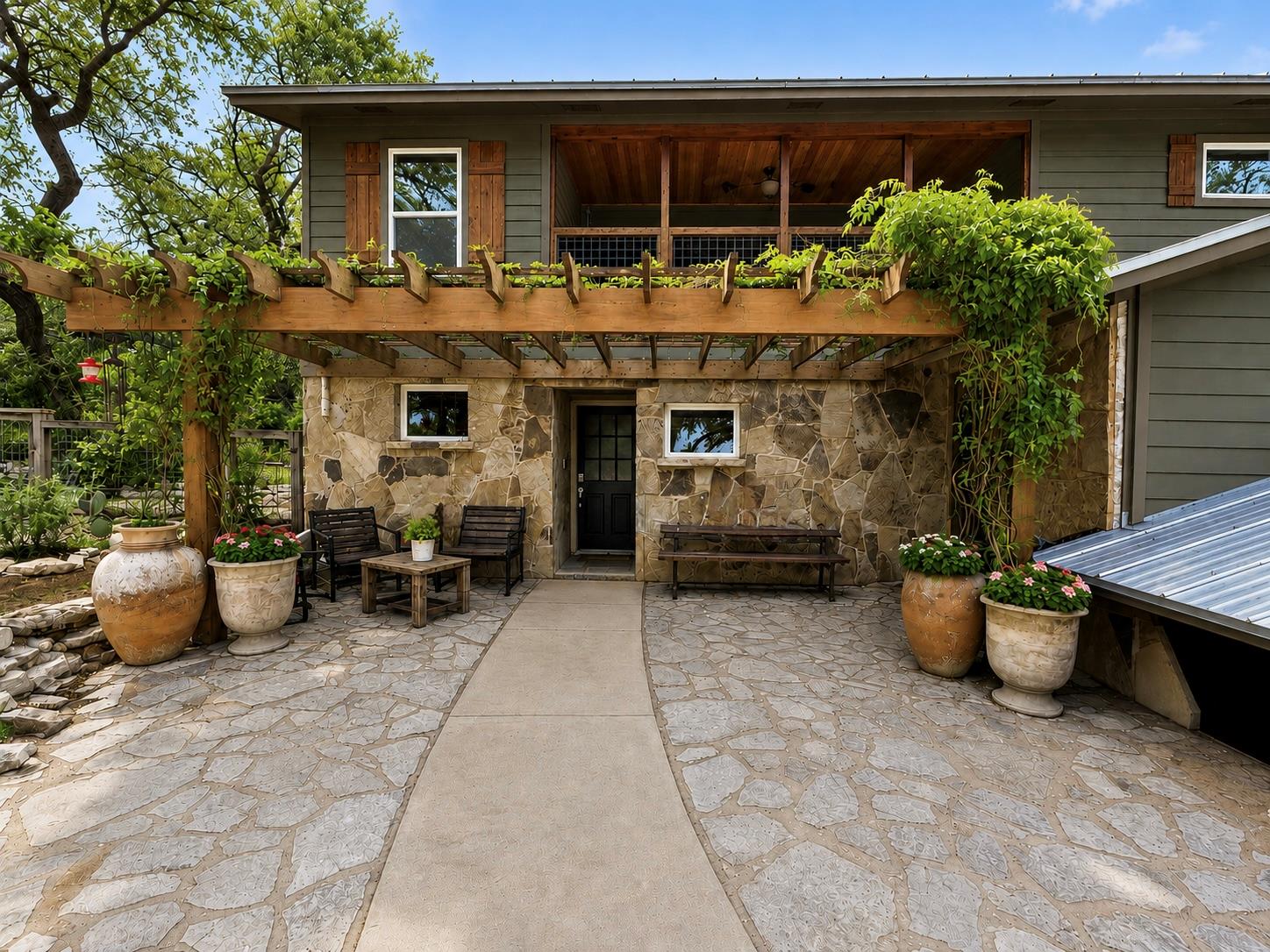 2905 Newton DR — photo 3
