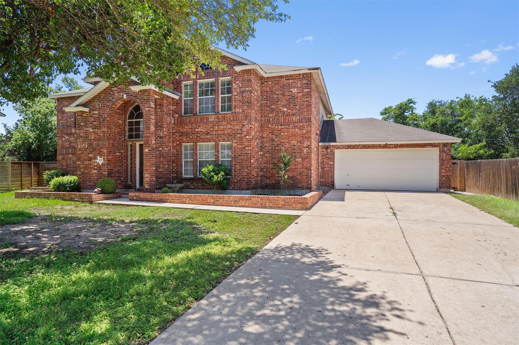 201 Covala DR — photo 3
