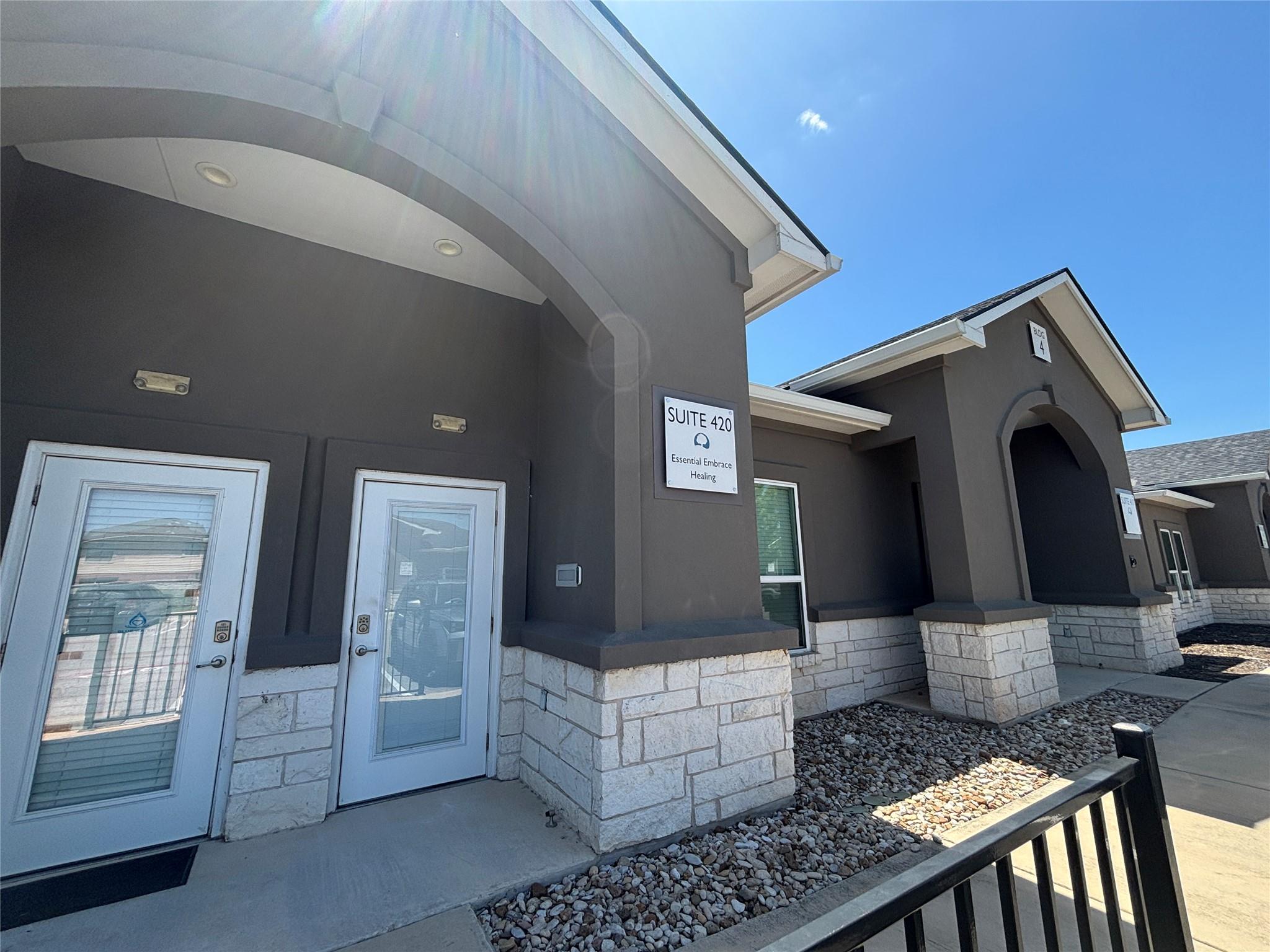 660 Bagdad RD #430 — photo 4