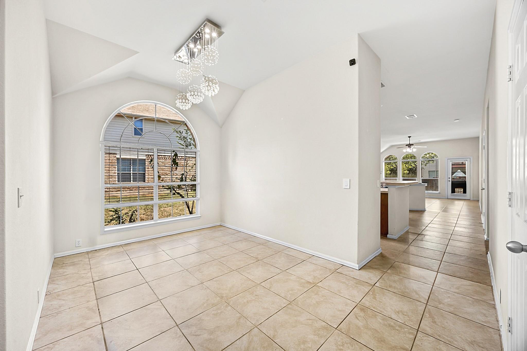 437 Hometown PKWY — photo 5