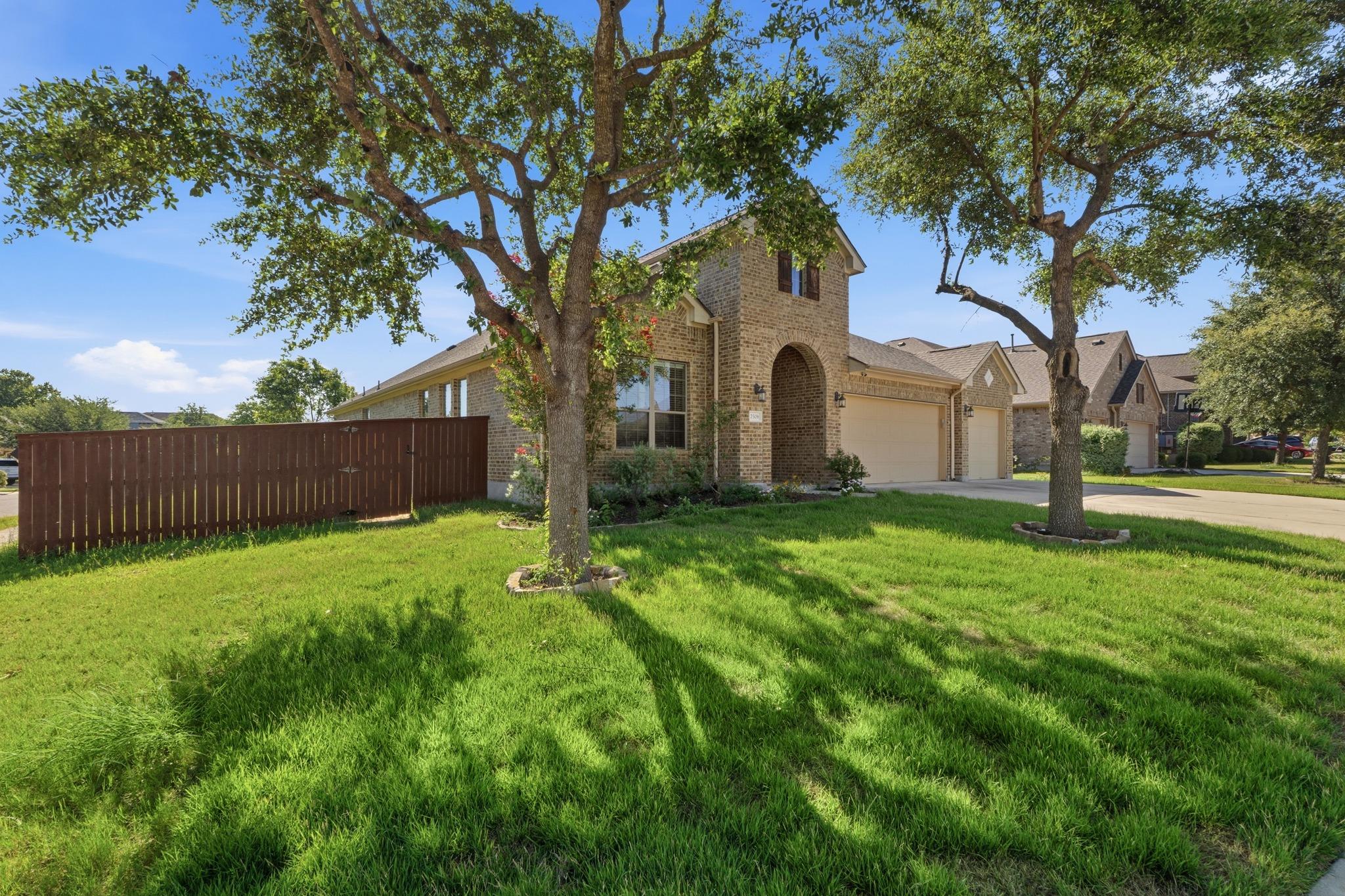 2508 Hilltop Divide LN — photo 3