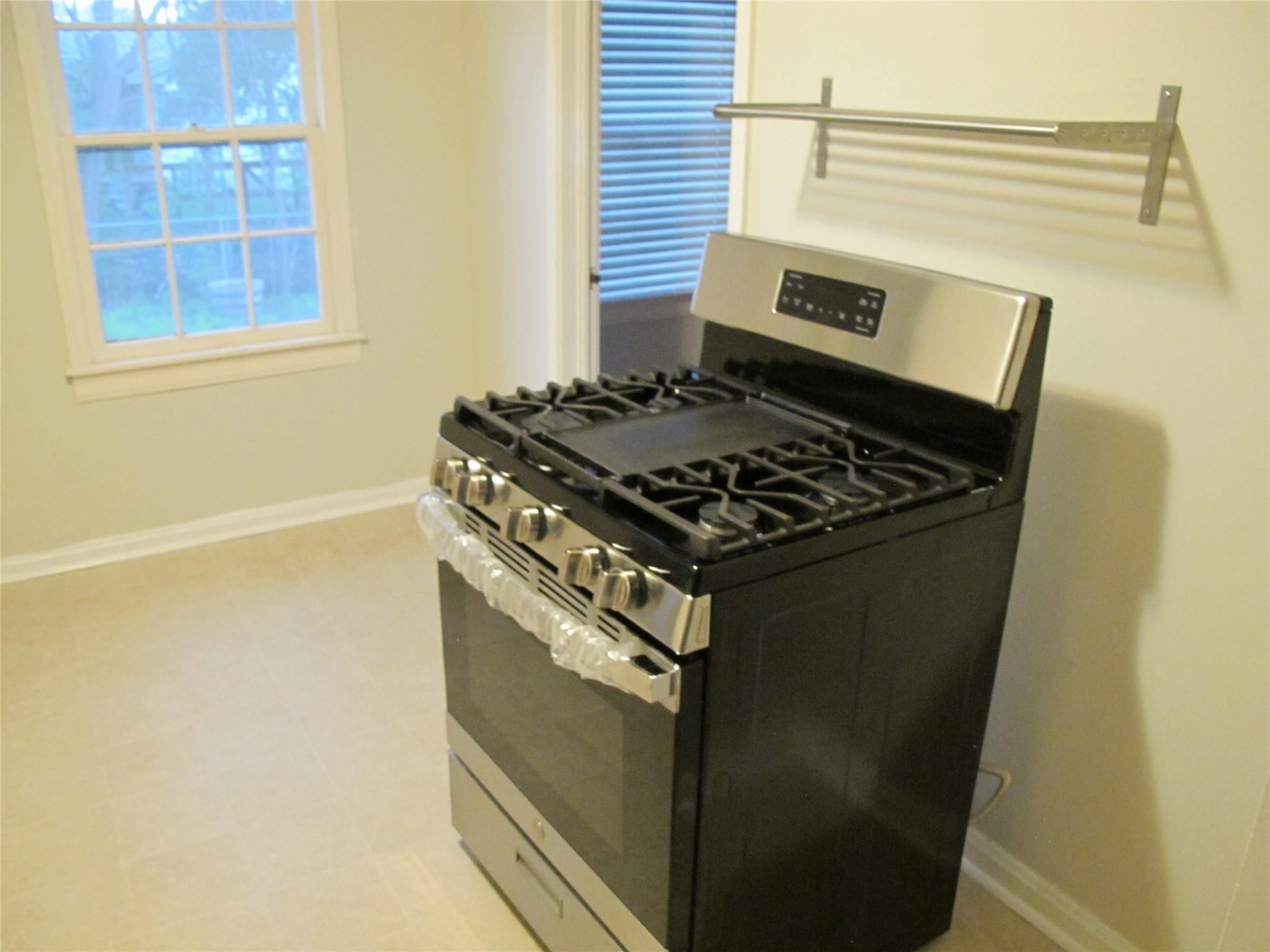 7 Scott CRES — photo 5