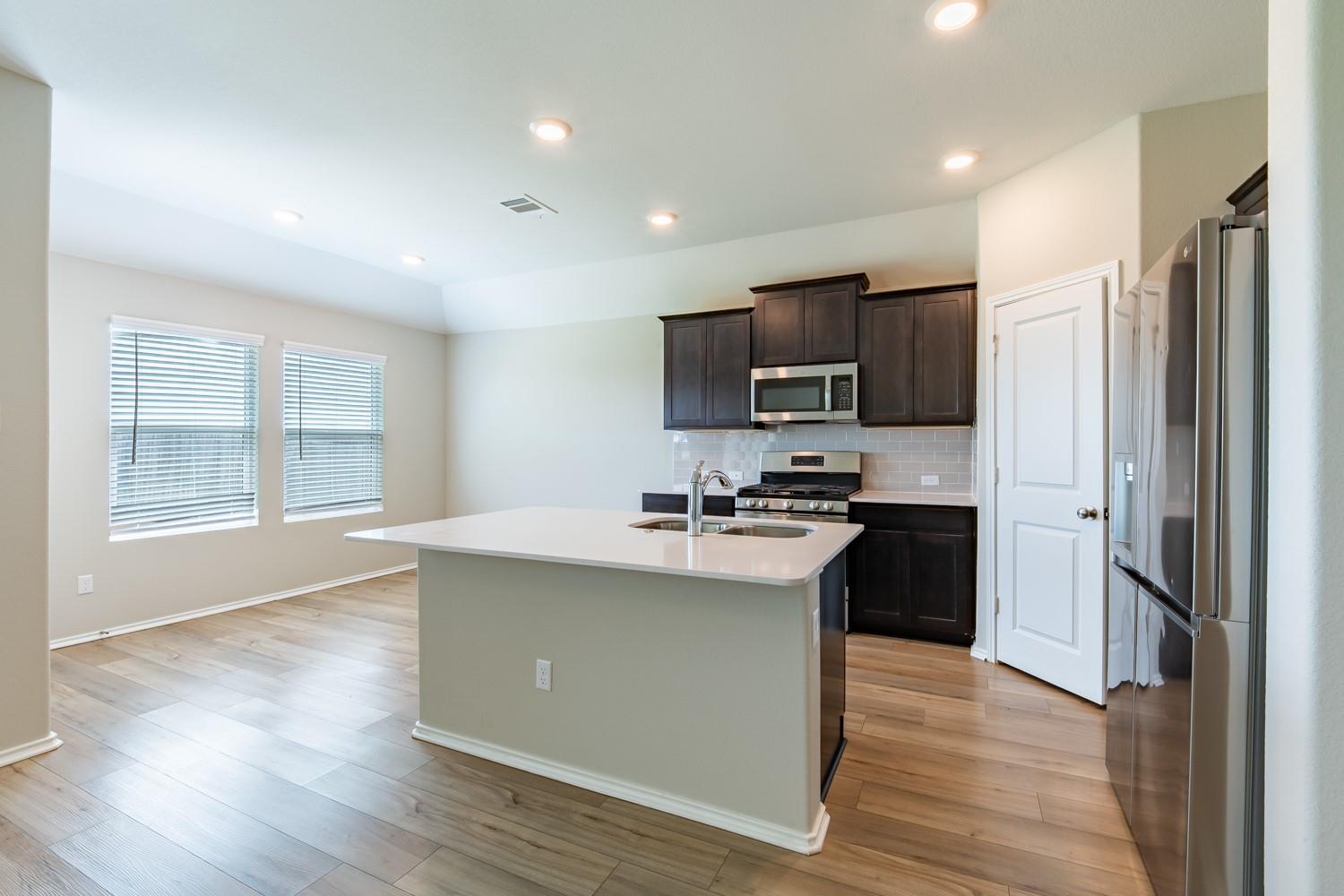 448 Sebring CIR — photo 4