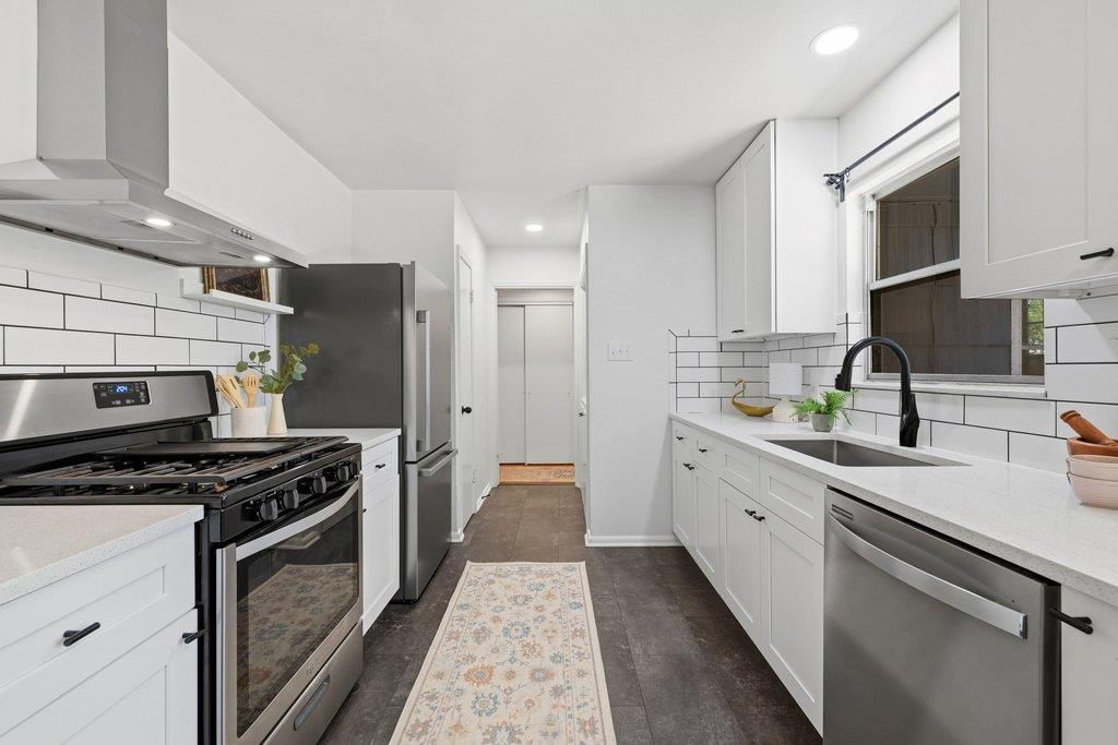 1609 Larkwood DR — photo 4