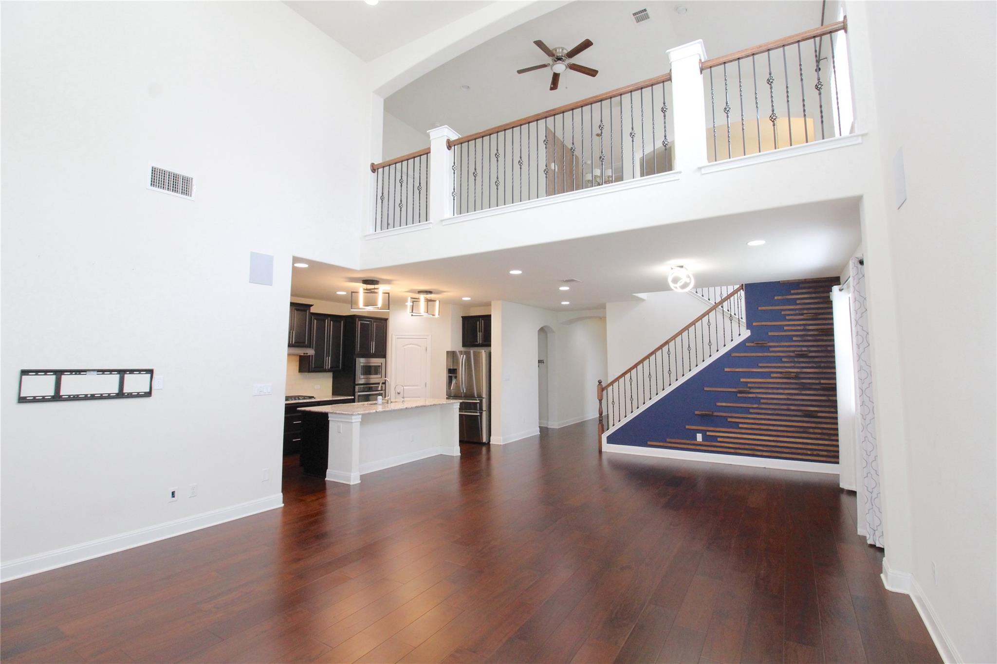 5800 Viejo DR — photo 3