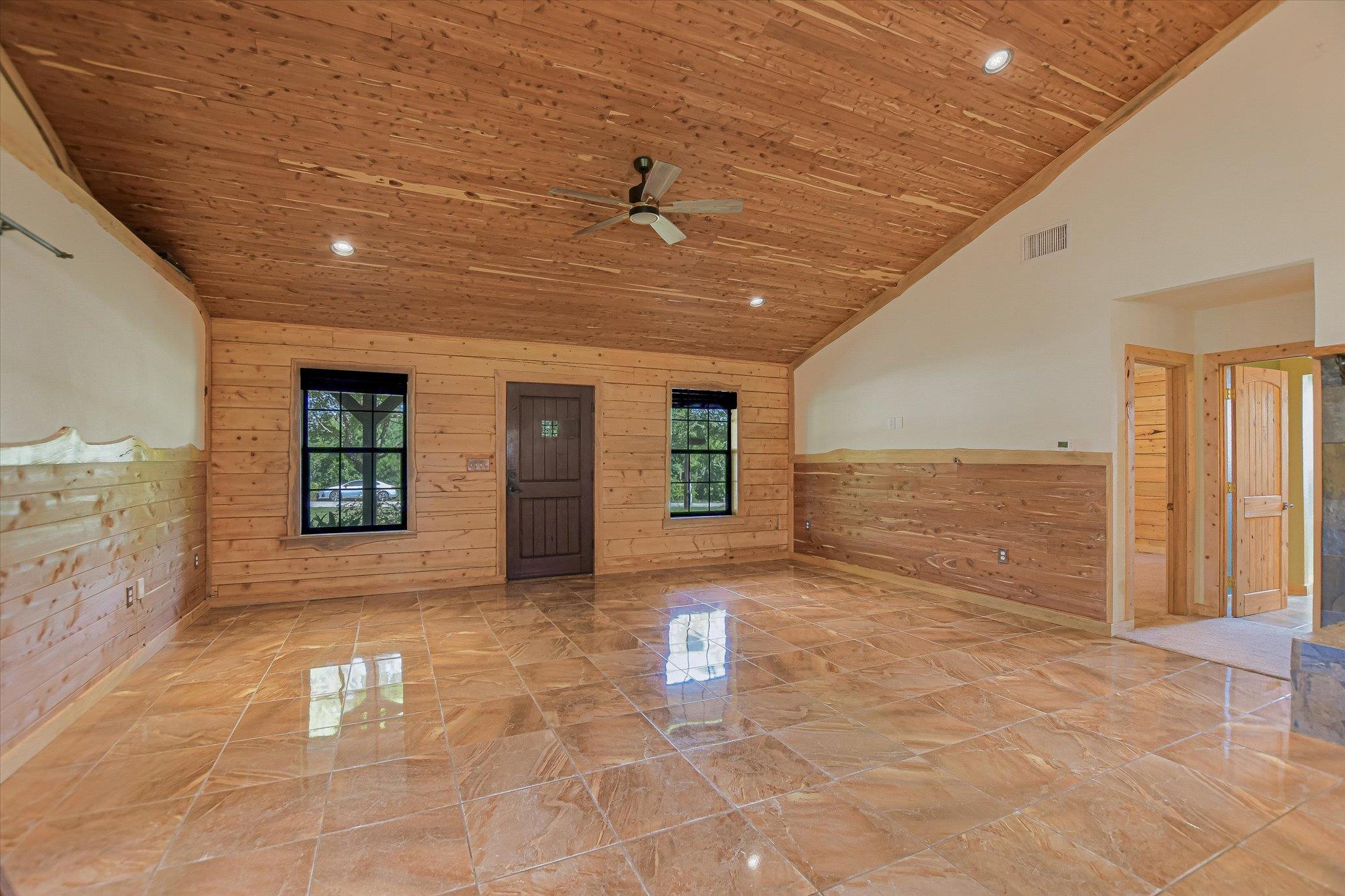 218 Cardinal LOOP — photo 3