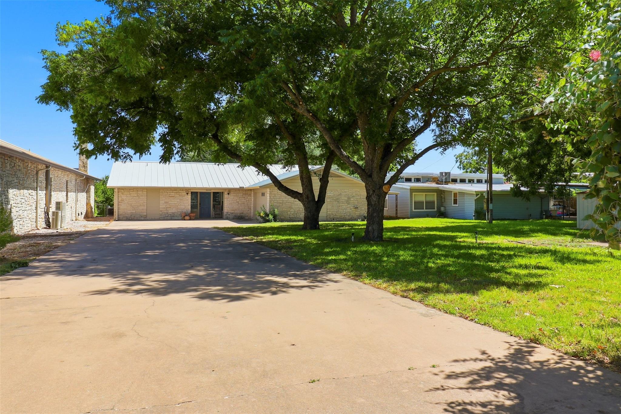 3000 River Oaks DR — photo 5
