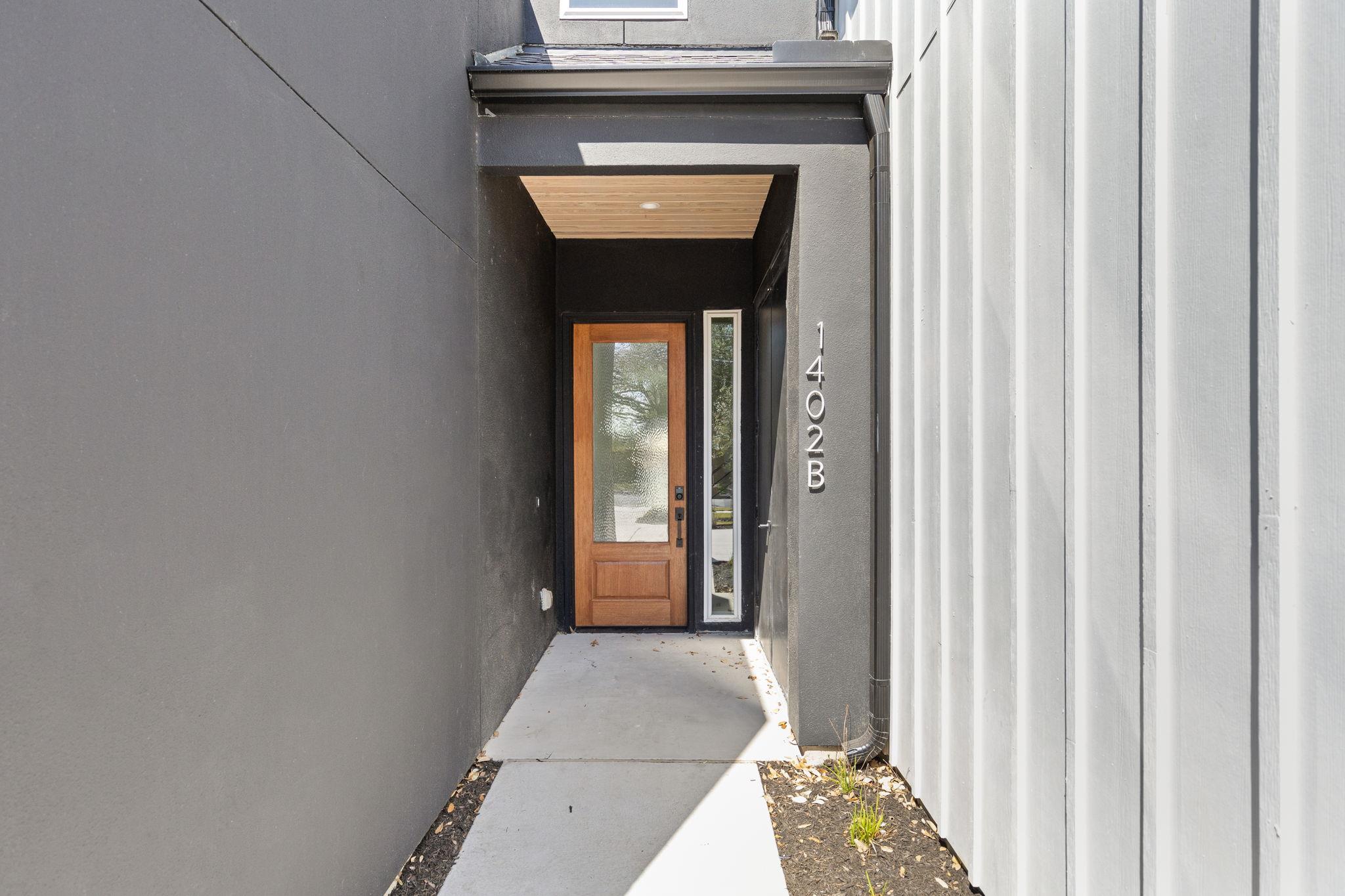1402 Summit ST #B — photo 4