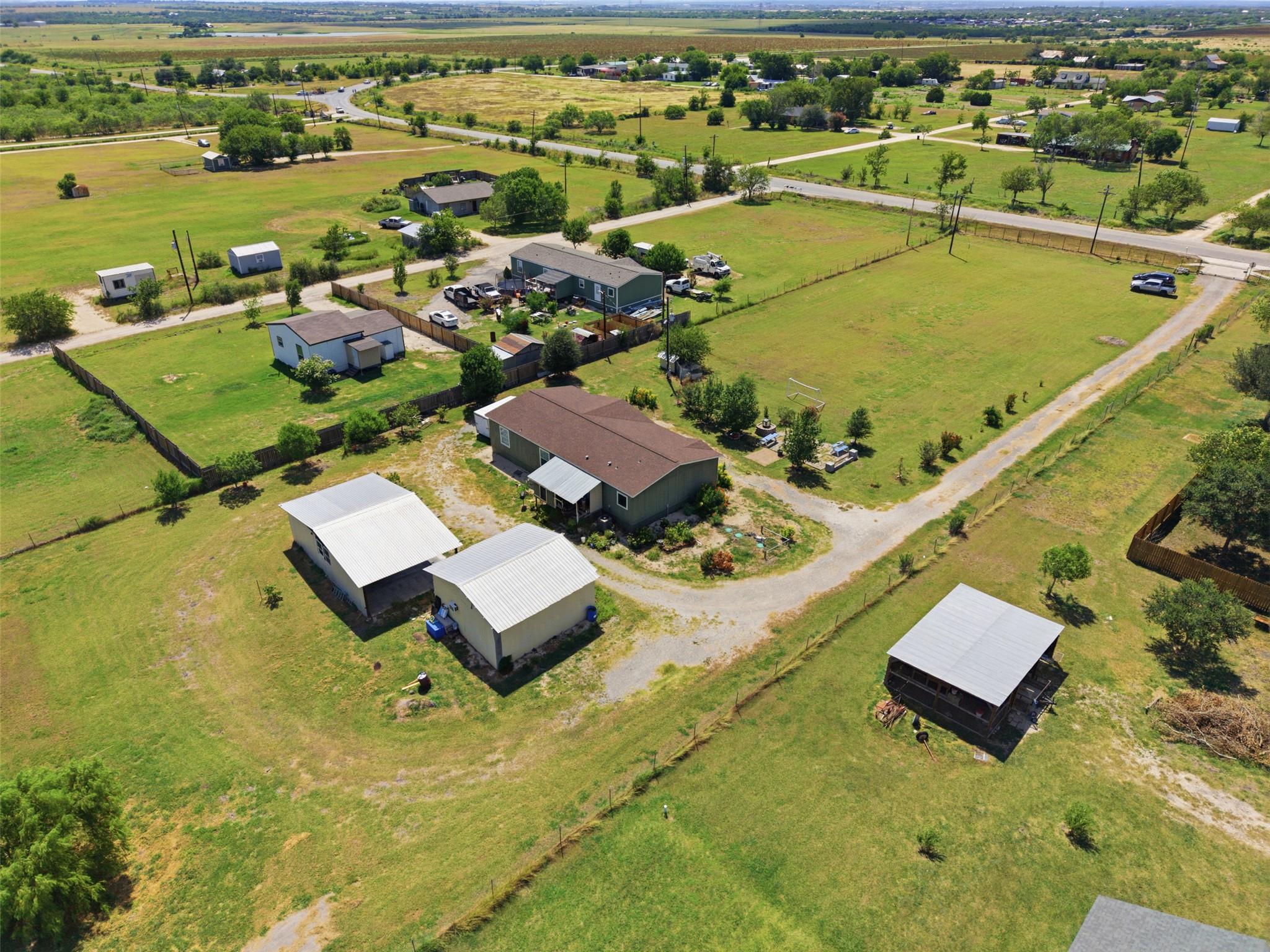 5904 Fm 621 — photo 3