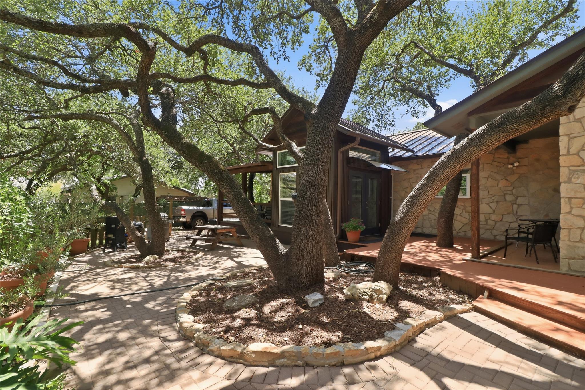 102 Lake Hills DR — photo 3