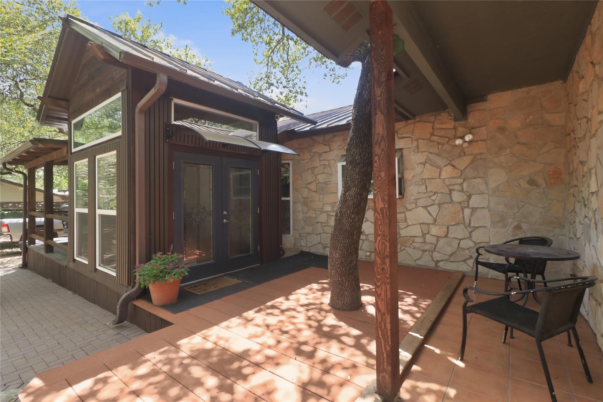 102 Lake Hills DR — photo 4