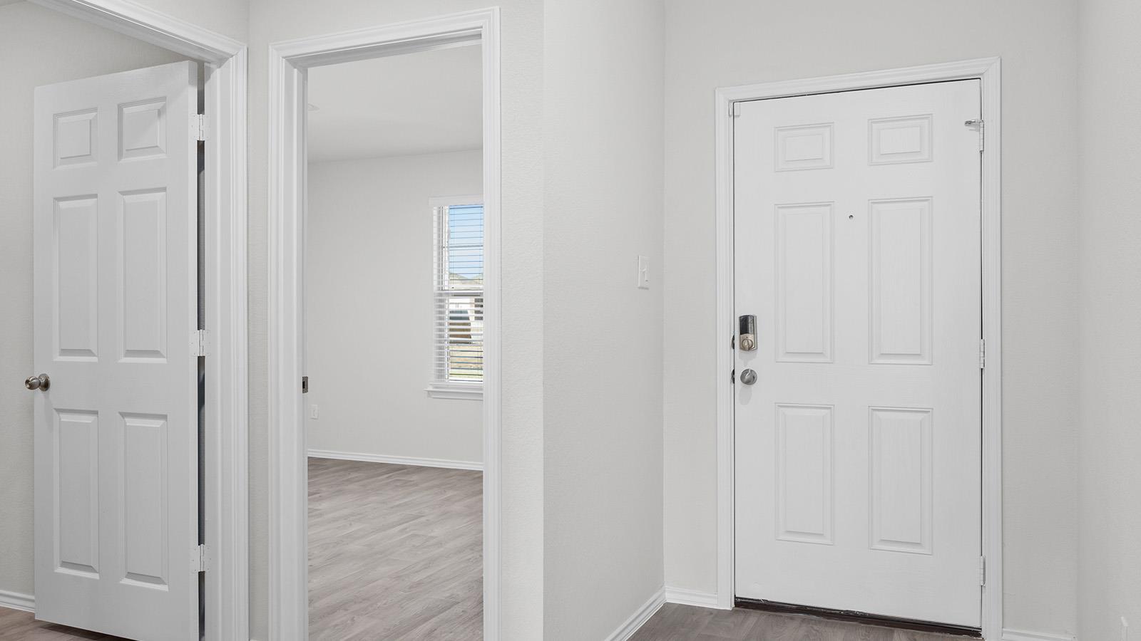 5709 Thunder Horse DR — photo 3