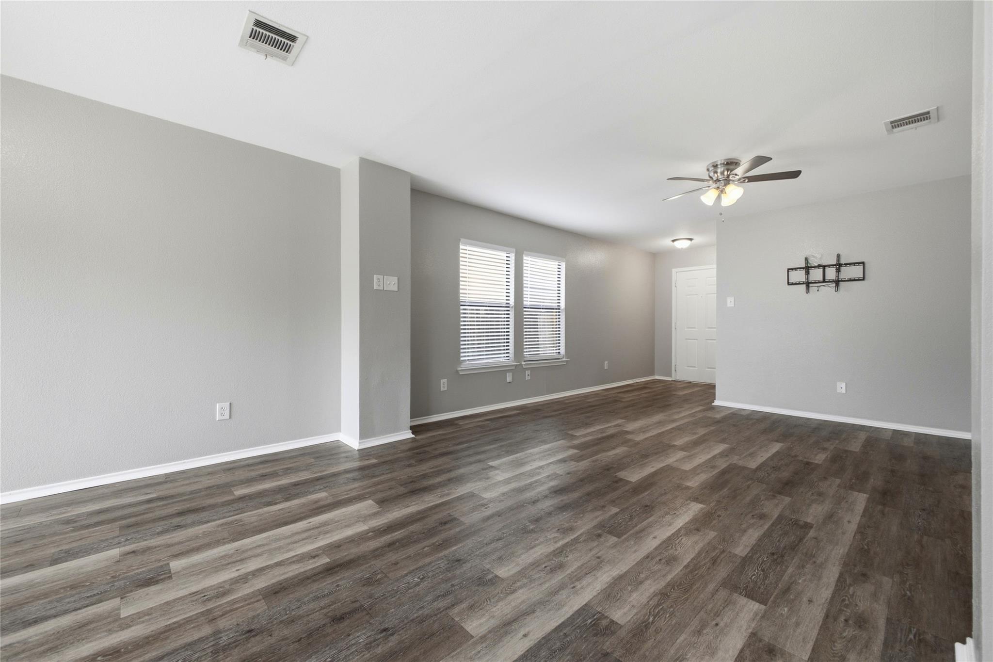 2206 Bluebonnet DR — photo 4