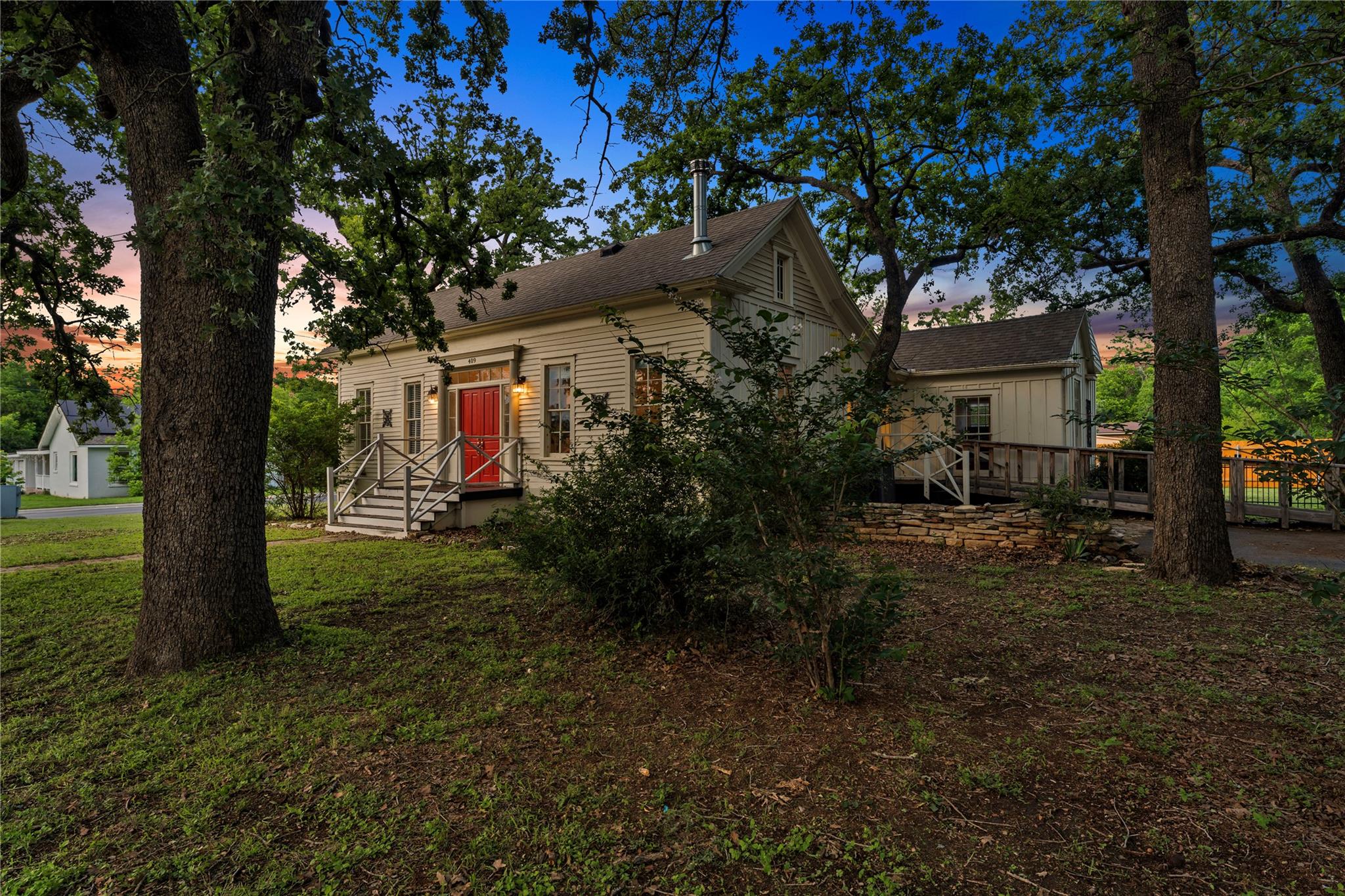 409 Main ST — photo 3