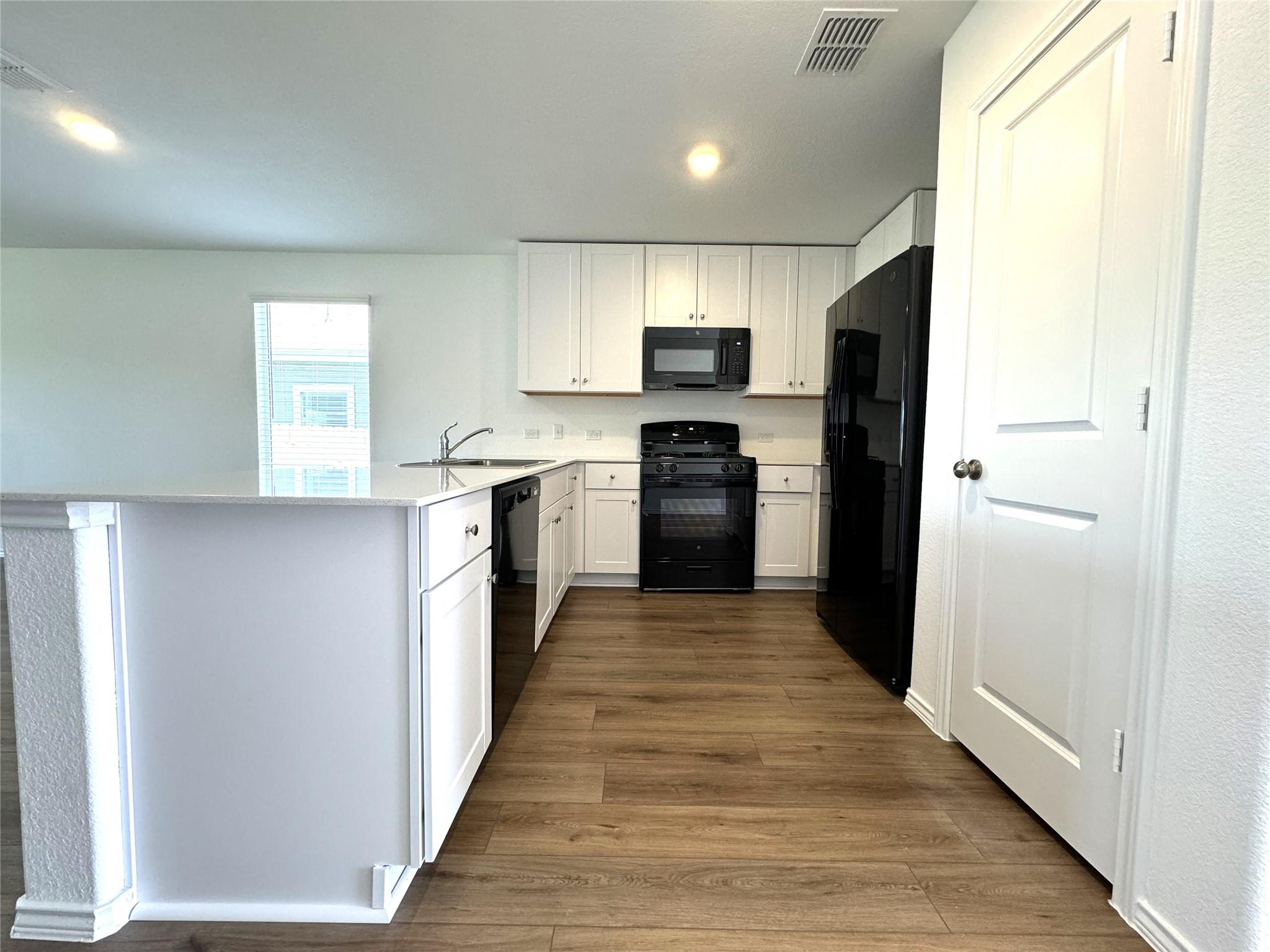 2720 Schwartz LN — photo 4